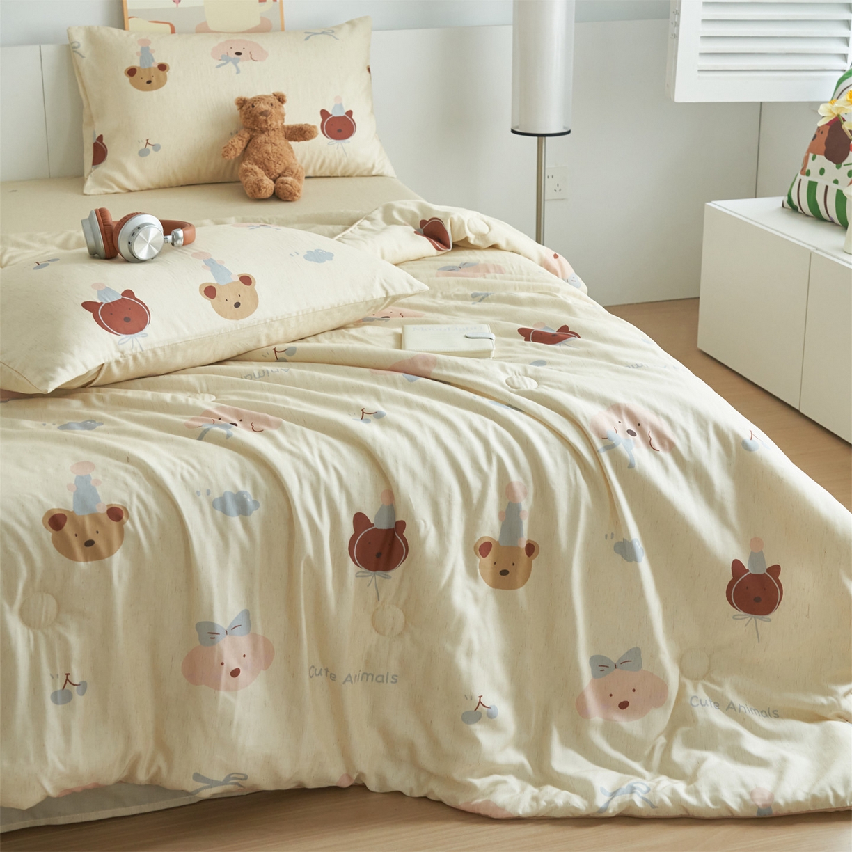 91家纺网 家纺一手货源 找家纺 恬思语家纺 2026新款天丝麻大豆印花夏被夏凉被空调被 萌宠小熊