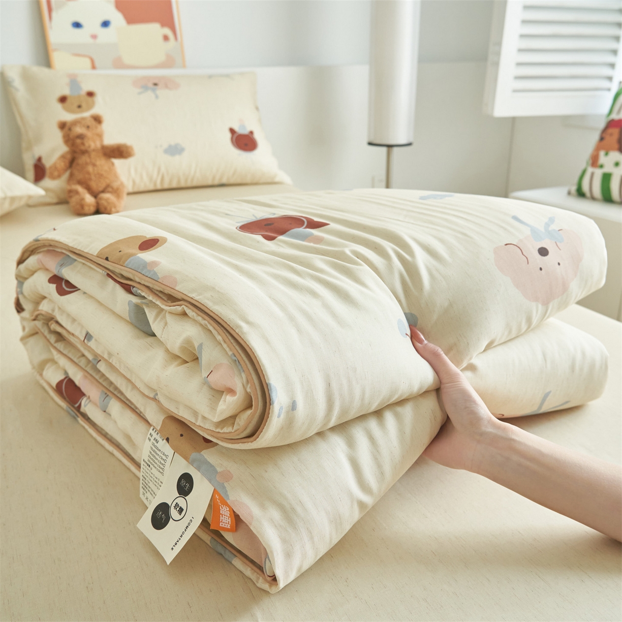 91家纺网 家纺一手货源 找家纺 恬思语家纺 2026新款天丝麻大豆印花夏被夏凉被空调被 萌宠小熊