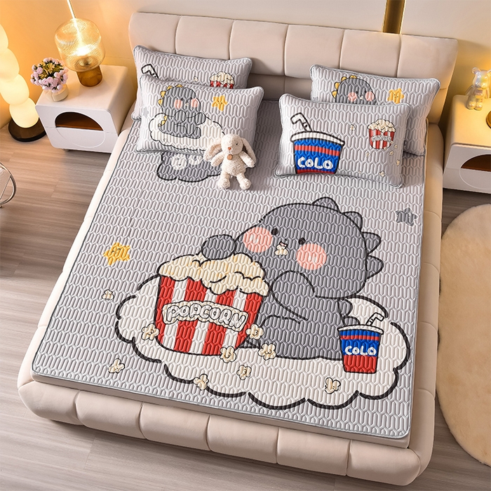 91家纺网 家纺一手货源 找家纺 炫拼家纺 2026新款凉感丝大版卡通乳胶凉席三件套 美食恐龙-灰