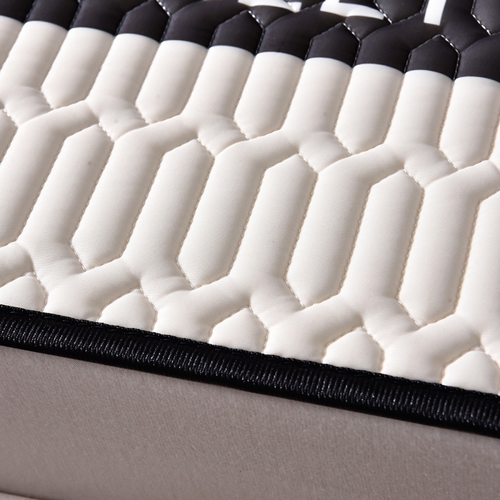 91家纺网 家纺一手货源 找家纺 炫拼家纺 2026新款凉感丝大版卡通乳胶凉席三件套 梦幻蝶