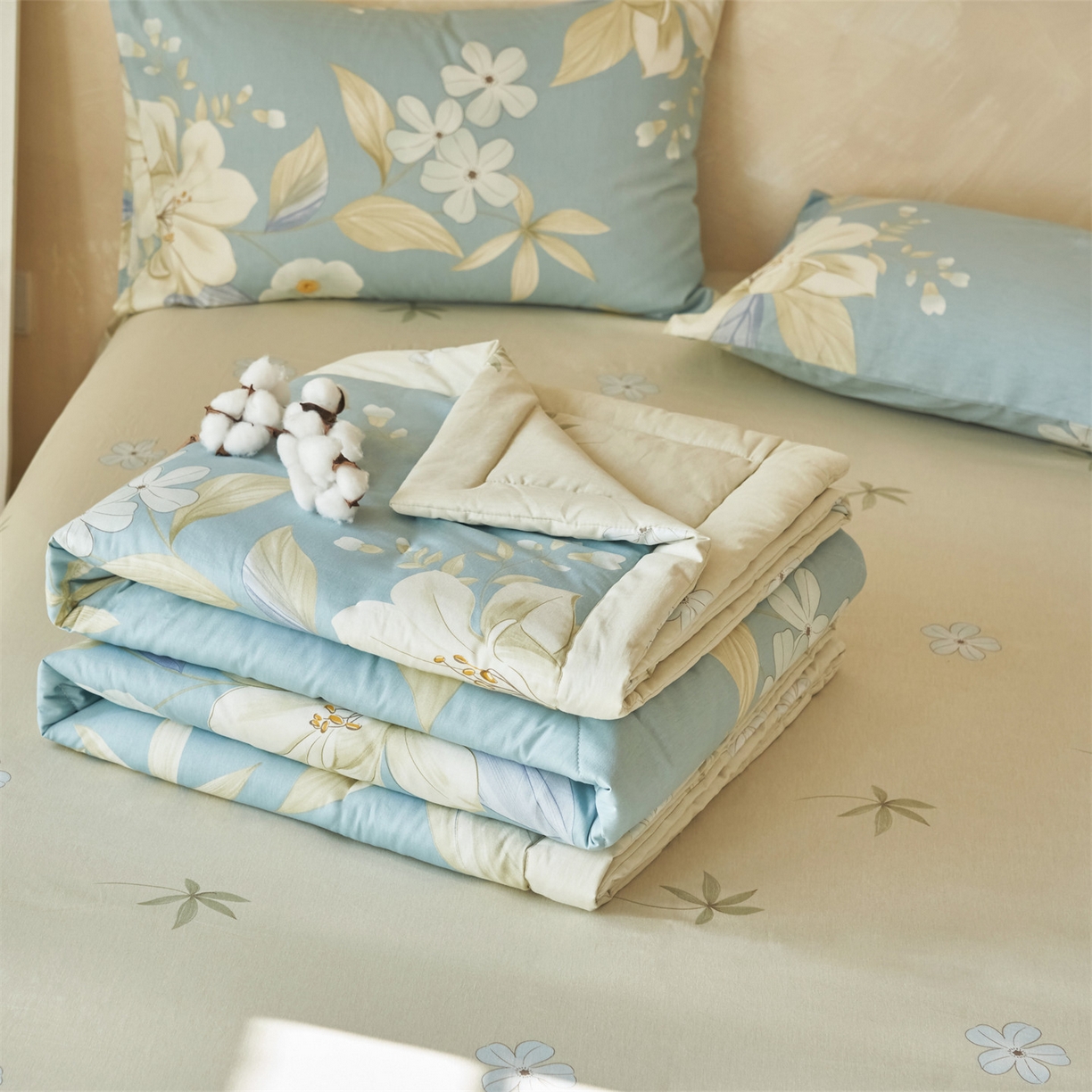 91家纺网 家纺一手货源 找家纺 恬思语家纺 2026春夏新款里外全棉印花棉花夏被空调被夏凉被夏被四件套 芬芳年华