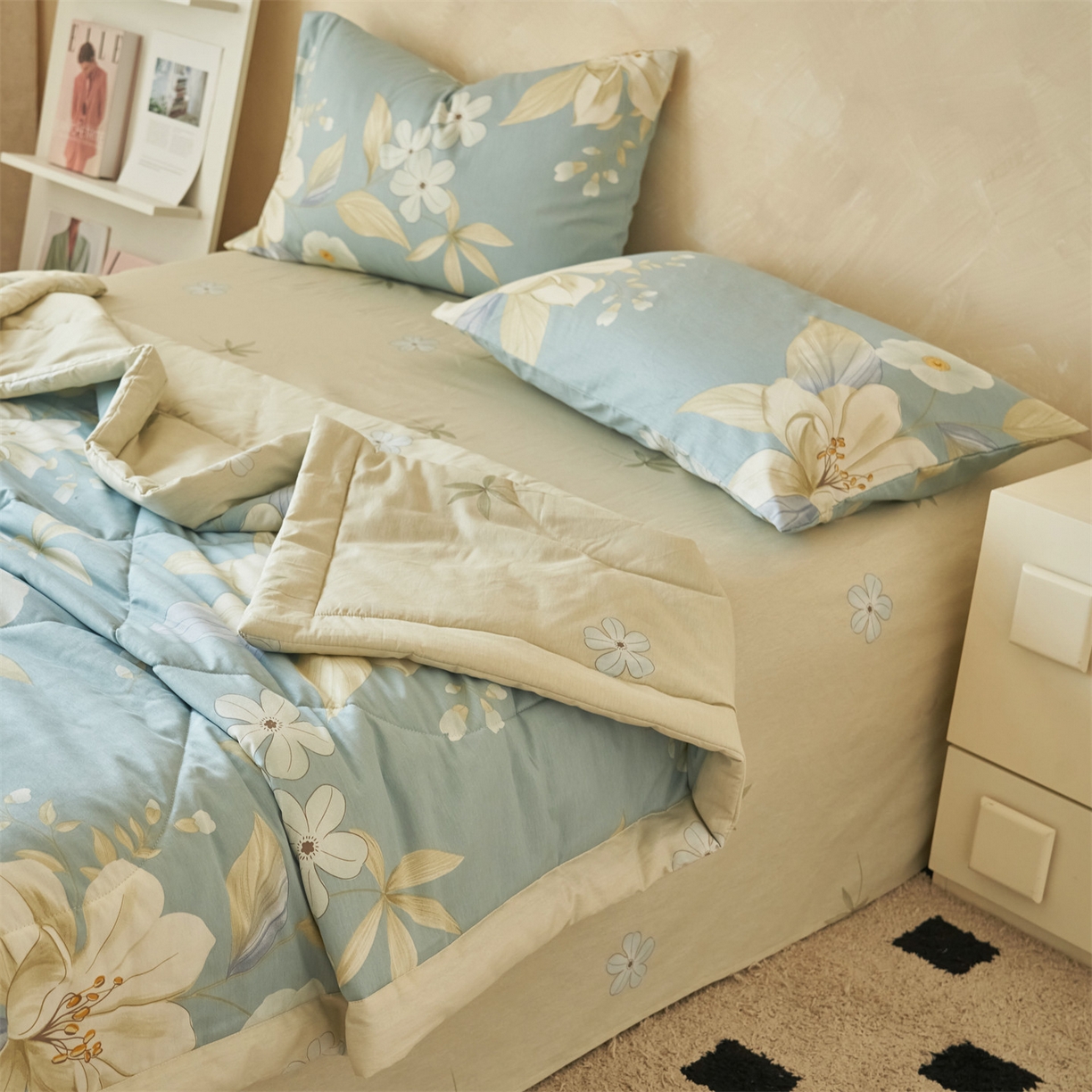 91家纺网 家纺一手货源 找家纺 恬思语家纺 2026春夏新款里外全棉印花棉花夏被空调被夏凉被夏被四件套 芬芳年华