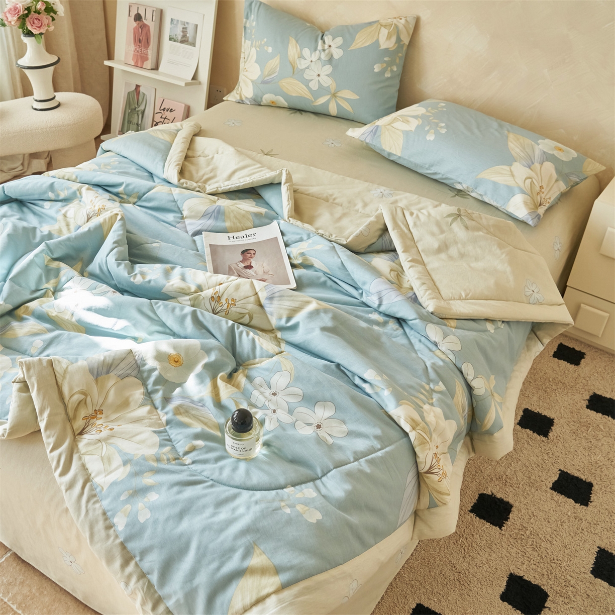 91家纺网 家纺一手货源 找家纺 恬思语家纺 2026春夏新款里外全棉印花棉花夏被空调被夏凉被夏被四件套 芬芳年华