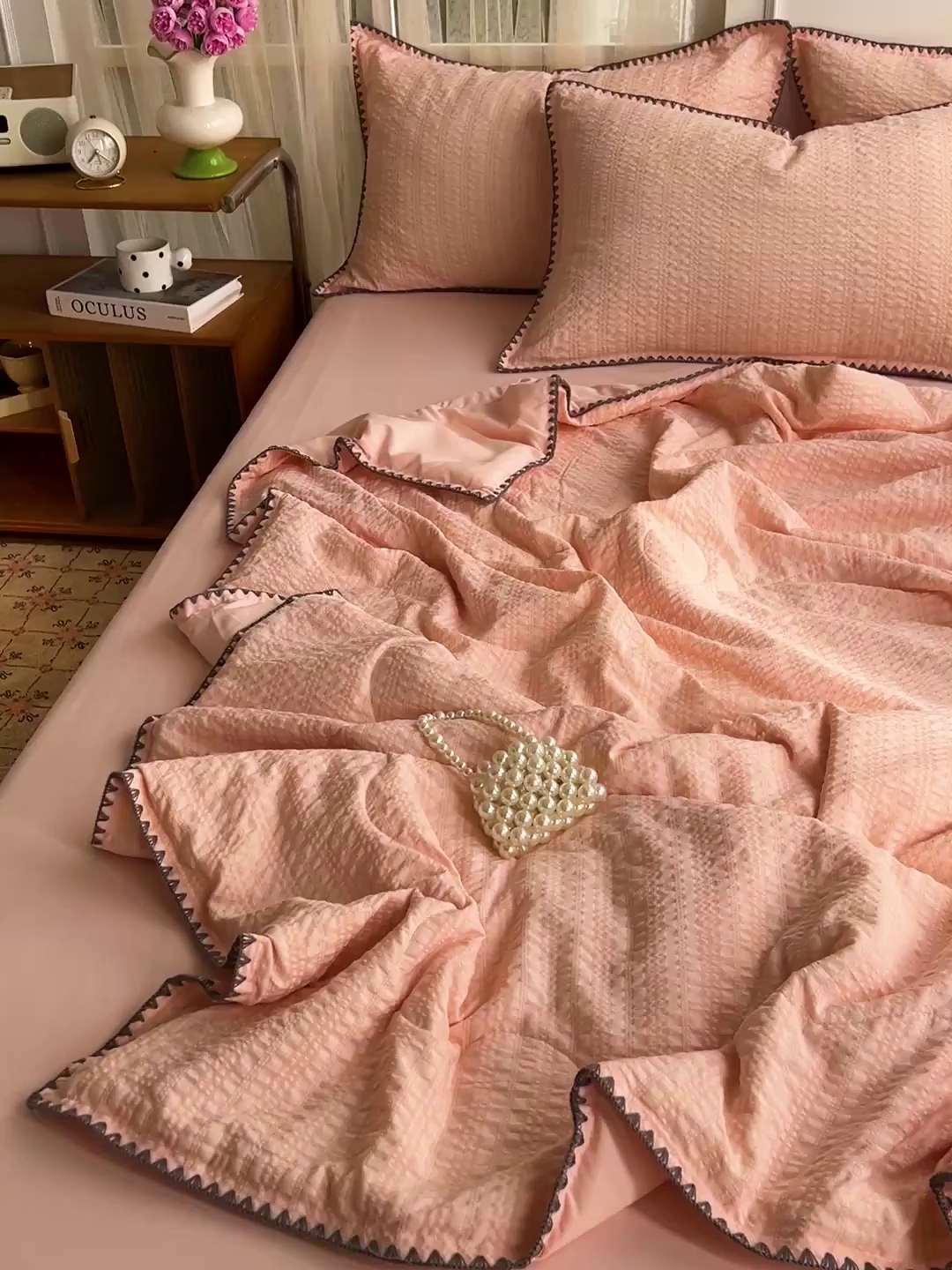 91家纺网 家纺一手货源 找家纺 一比一家纺 2026新款泡泡纱三角针夏被四件套--纯色系列 奶油粉