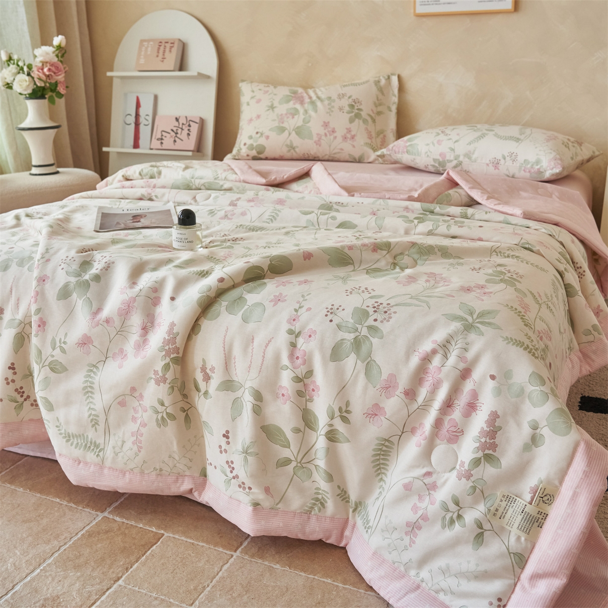 91家纺网 家纺一手货源 找家纺 恬思语家纺 2026春夏新款里外全棉印花棉花夏被空调被夏凉被夏被四件套 花春城