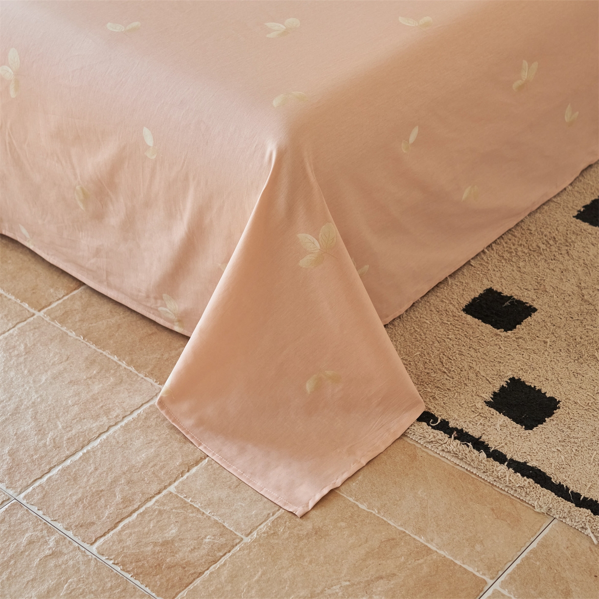 91家纺网 家纺一手货源 找家纺 恬思语家纺 2026春夏新款里外全棉印花棉花夏被空调被夏凉被夏被四件套 花芬香