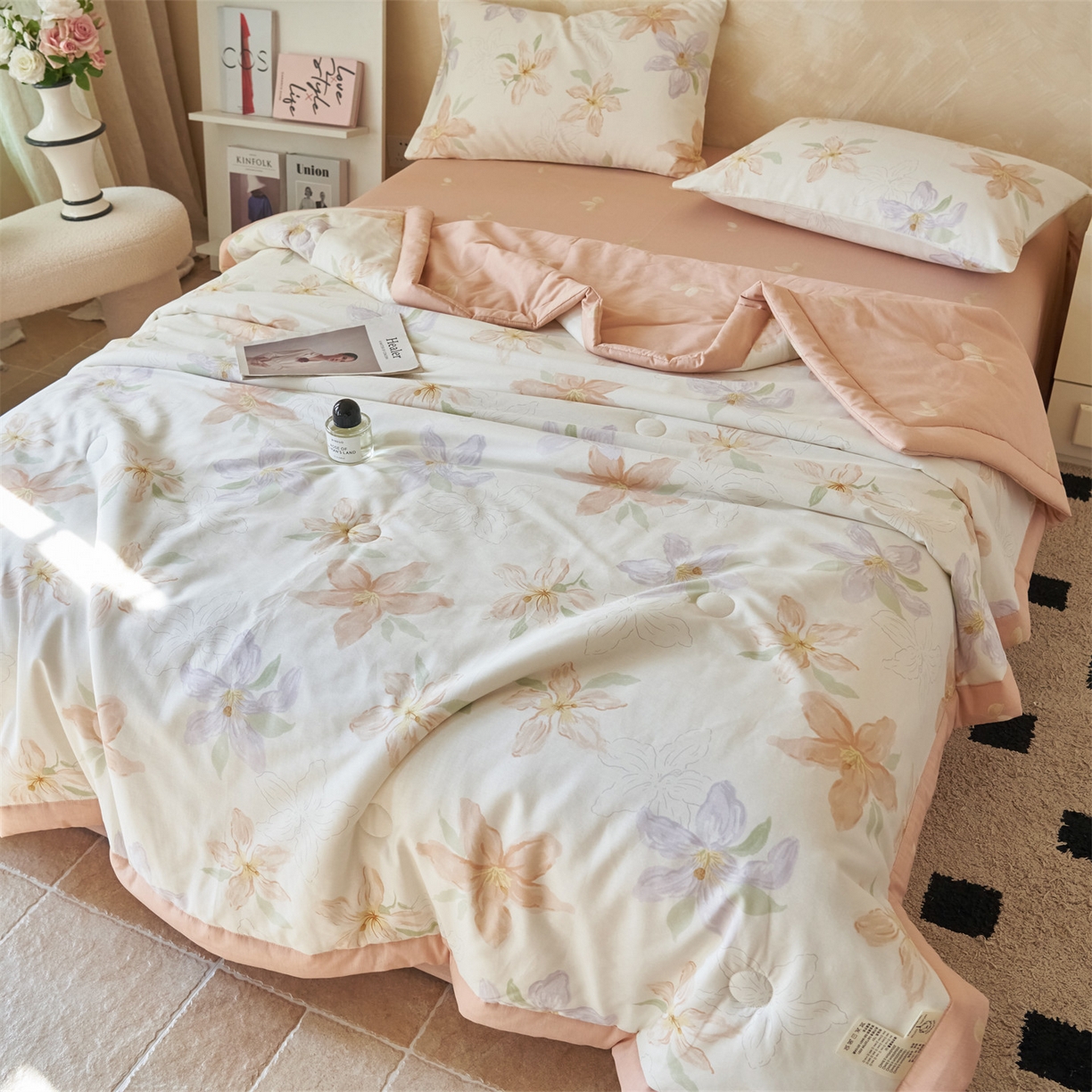 91家纺网 家纺一手货源 找家纺 恬思语家纺 2026春夏新款里外全棉印花棉花夏被空调被夏凉被夏被四件套 花芬香