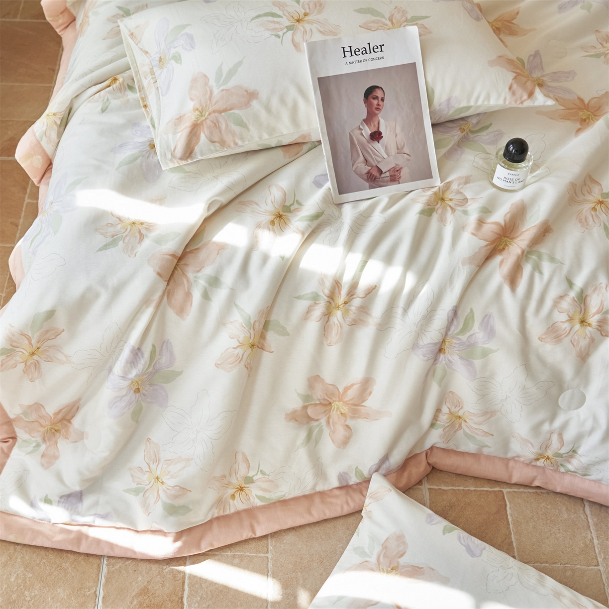 91家纺网 家纺一手货源 找家纺 恬思语家纺 2026春夏新款里外全棉印花棉花夏被空调被夏凉被夏被四件套 花芬香