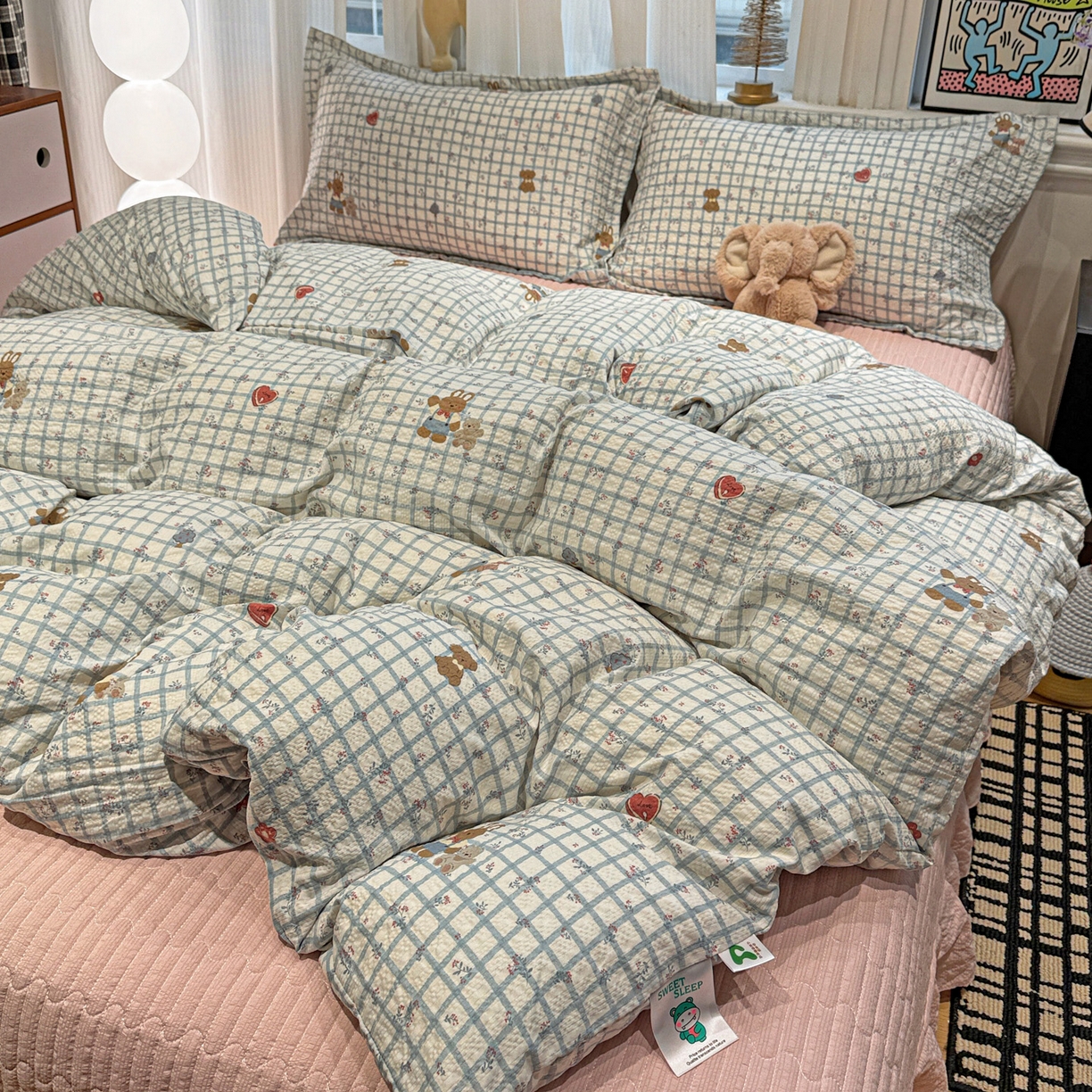 91家纺网 家纺一手货源 找家纺 富米莱（原臻工厂） 2026新款云感泡芙棉小清新印花简约床盖床裙四件套一小红书推荐 简约-春日小熊