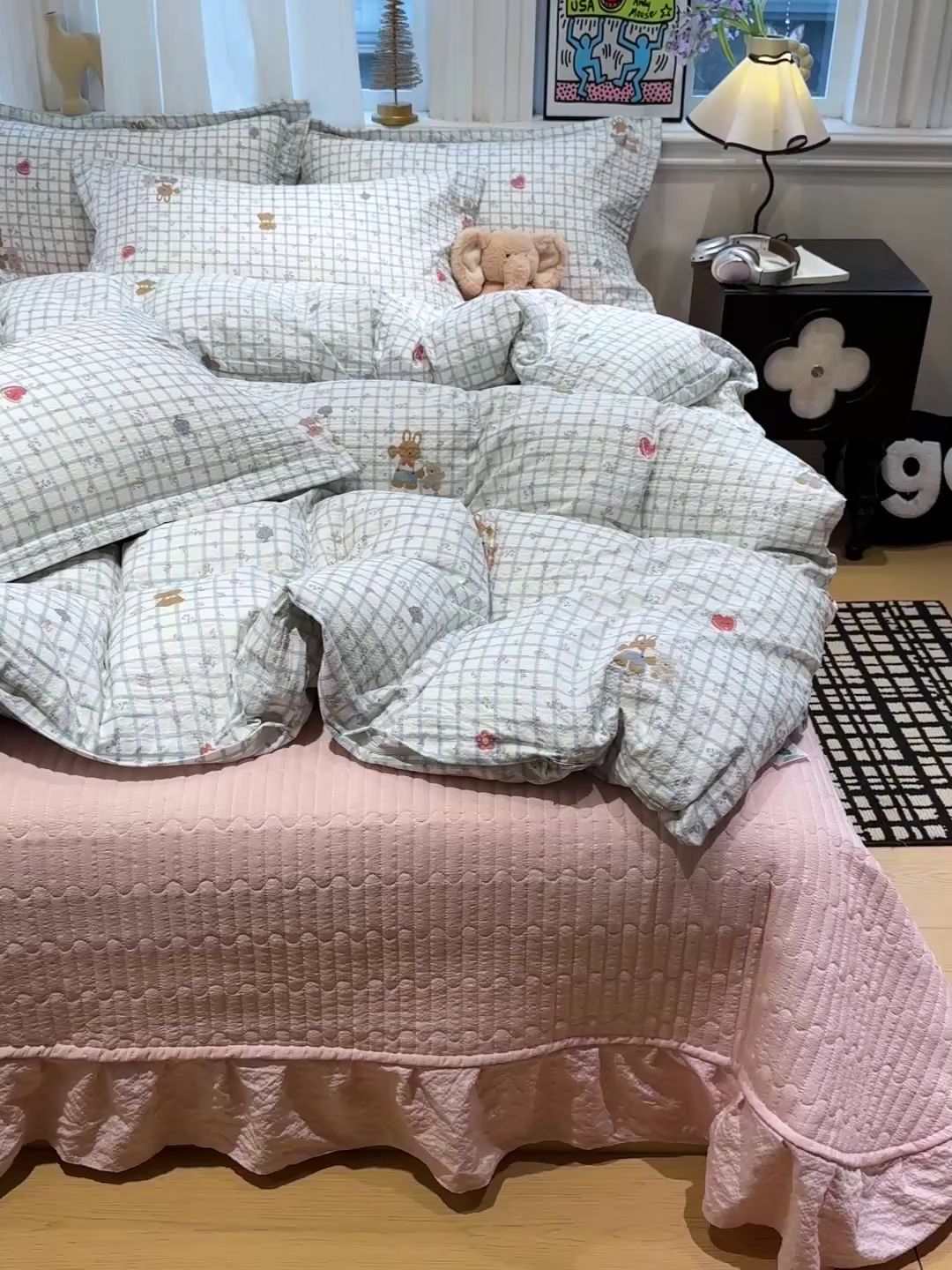 91家纺网 家纺一手货源 找家纺 富米莱（原臻工厂） 2026新款云感泡芙棉小清新印花简约床盖床裙四件套一小红书推荐 简约-春日小熊