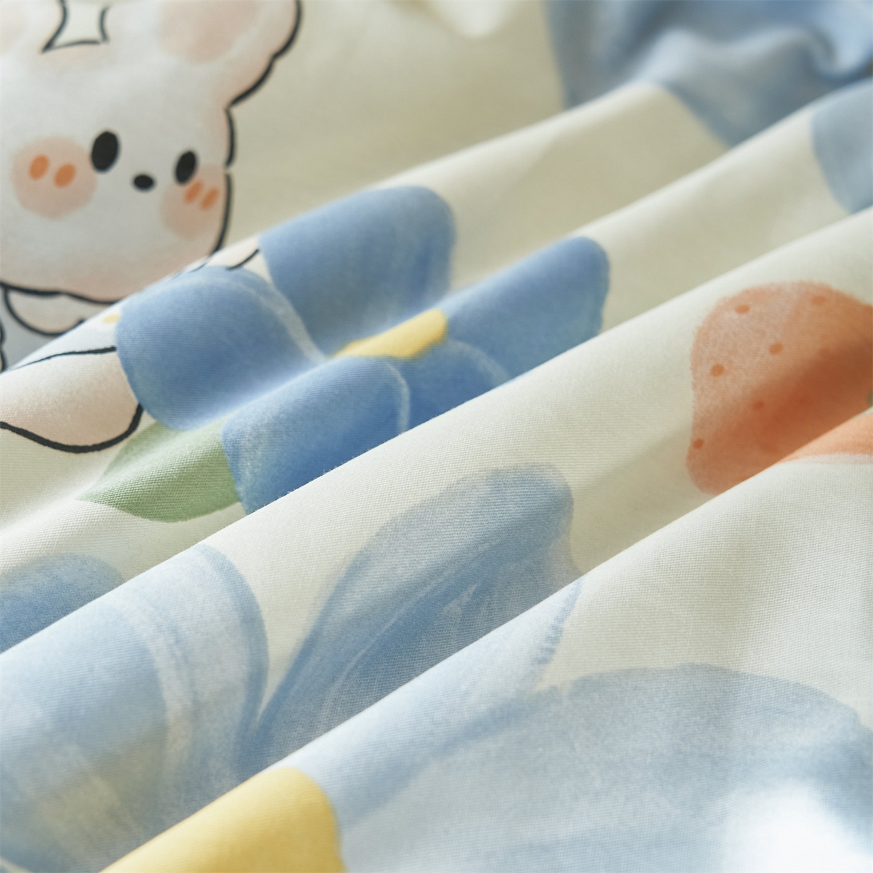 91家纺网 家纺一手货源 找家纺 恬思语家纺 2026春夏新款里外全棉印花棉花夏被空调被夏凉被夏被四件套 花涧小兔-蓝