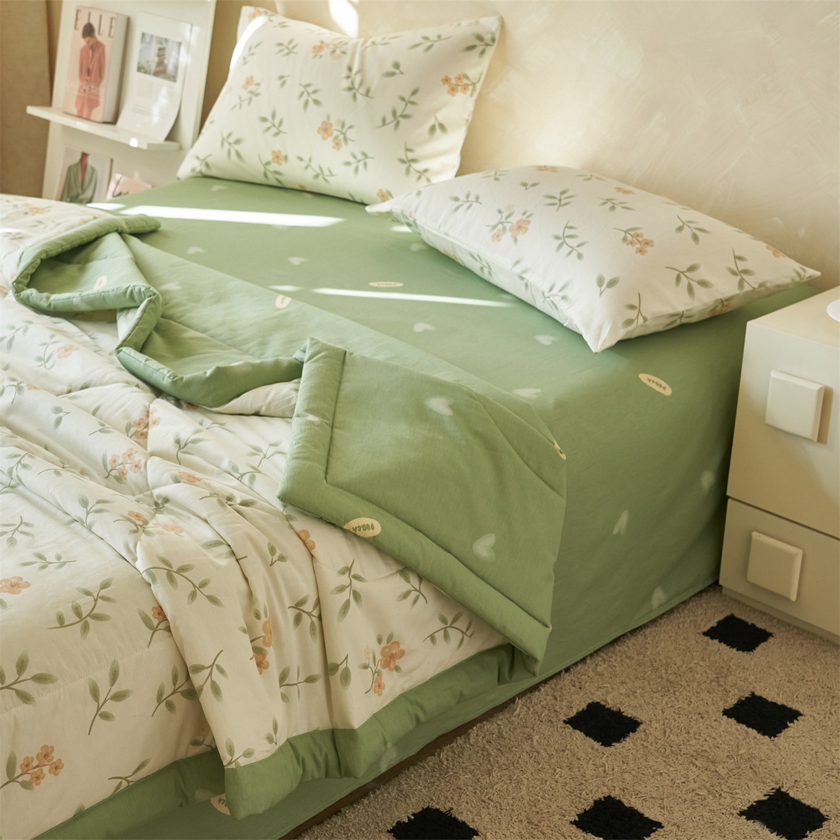 91家纺网 家纺一手货源 找家纺 恬思语家纺 2026春夏新款里外全棉印花棉花夏被空调被夏凉被夏被四件套 花叶青风