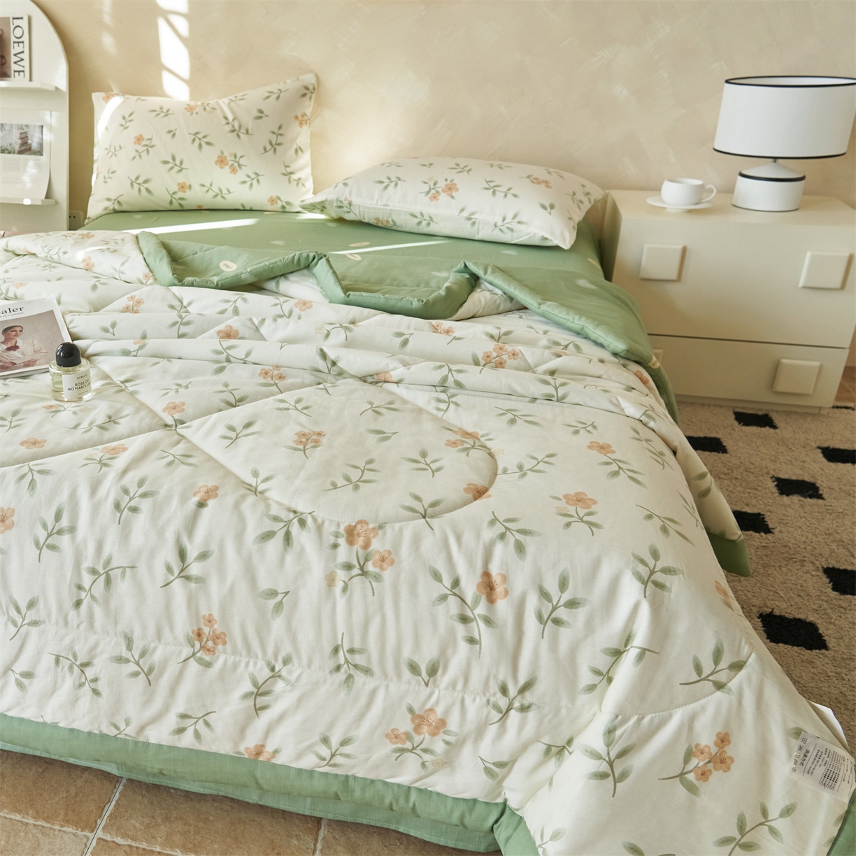 91家纺网 家纺一手货源 找家纺 恬思语家纺 2026春夏新款里外全棉印花棉花夏被空调被夏凉被夏被四件套 花叶青风