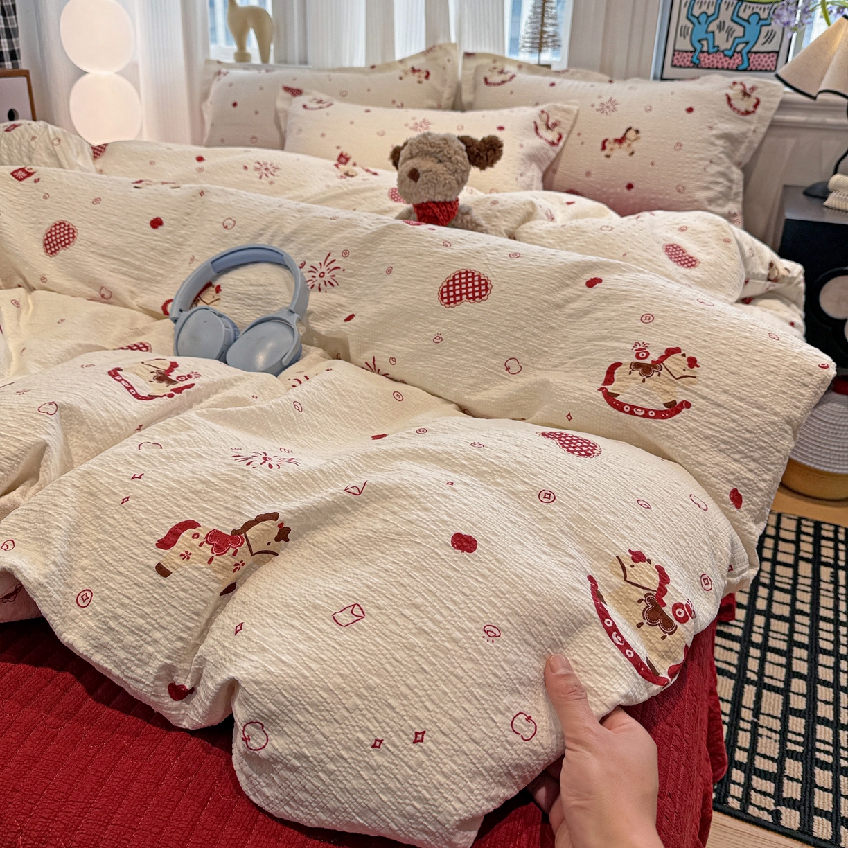 91家纺网 家纺一手货源 找家纺 富米莱（原臻工厂） 2026新款云感泡芙棉小清新印花简约床盖床裙四件套一小红书推荐 简约-红色小马