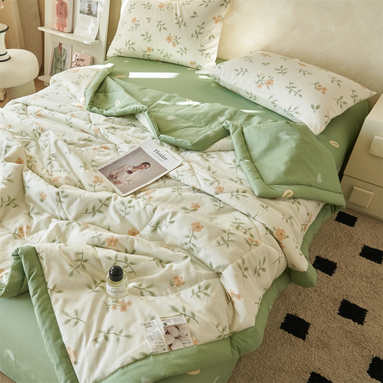 91家纺网 家纺一手货源 找家纺 恬思语家纺 2026春夏新款里外全棉印花棉花夏被空调被夏凉被夏被四件套 花叶青风