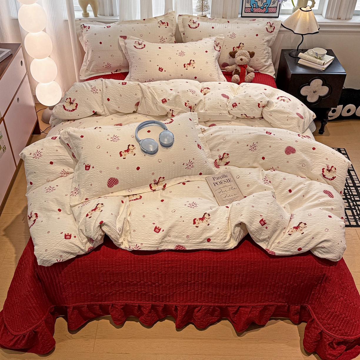 91家纺网 家纺一手货源 找家纺 富米莱（原臻工厂） 2026新款云感泡芙棉小清新印花简约床盖床裙四件套一小红书推荐 简约-红色小马