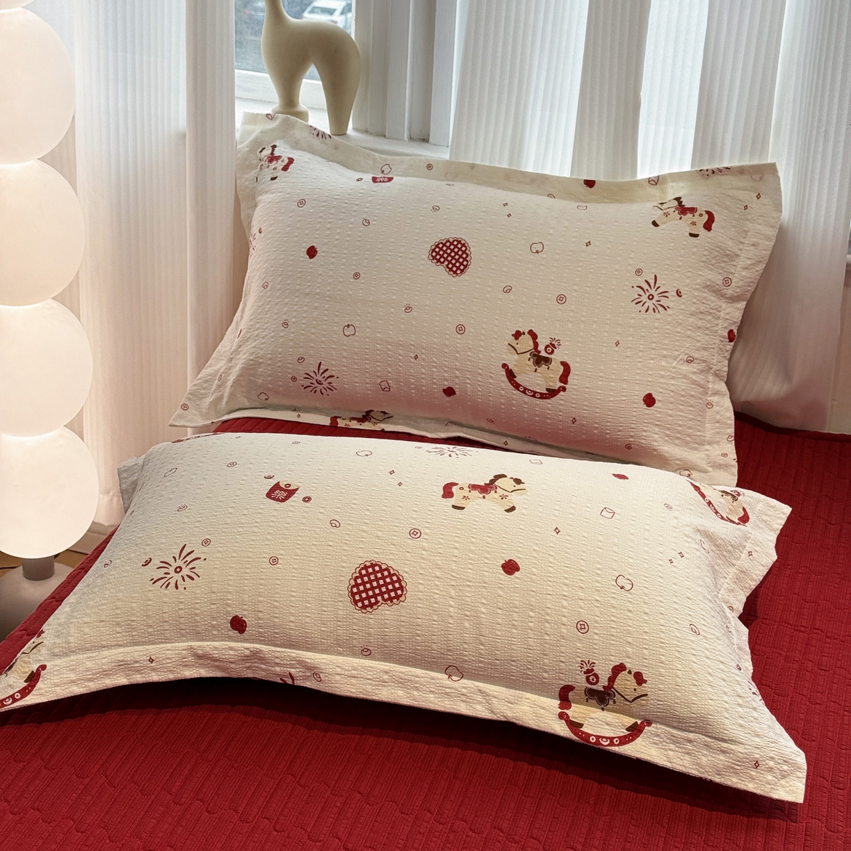 91家纺网 家纺一手货源 找家纺 富米莱（原臻工厂） 2026新款云感泡芙棉小清新印花简约床盖床裙四件套一小红书推荐 简约-红色小马