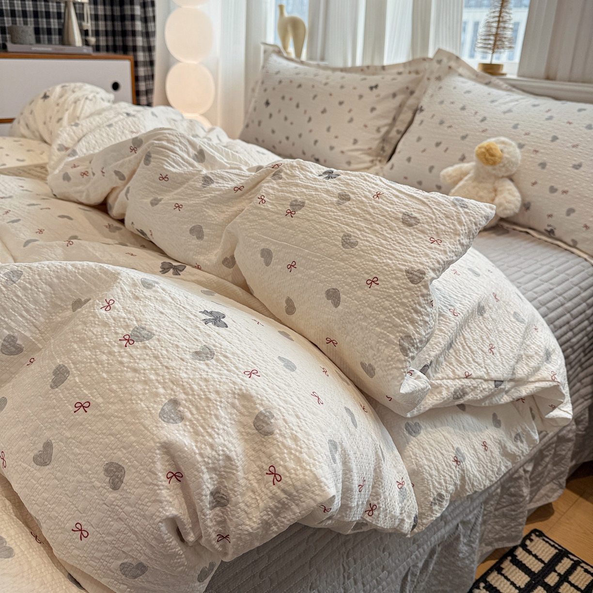 91家纺网 家纺一手货源 找家纺 富米莱（原臻工厂） 2026新款云感泡芙棉小清新印花简约床盖床裙四件套一小红书推荐 简约-灰蝴蝶结