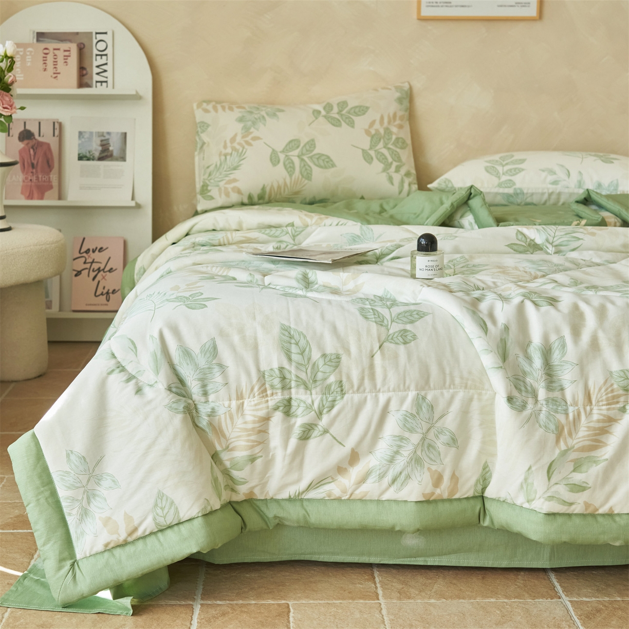 91家纺网 家纺一手货源 找家纺 恬思语家纺 2026春夏新款里外全棉印花棉花夏被空调被夏凉被夏被四件套 花叶物语