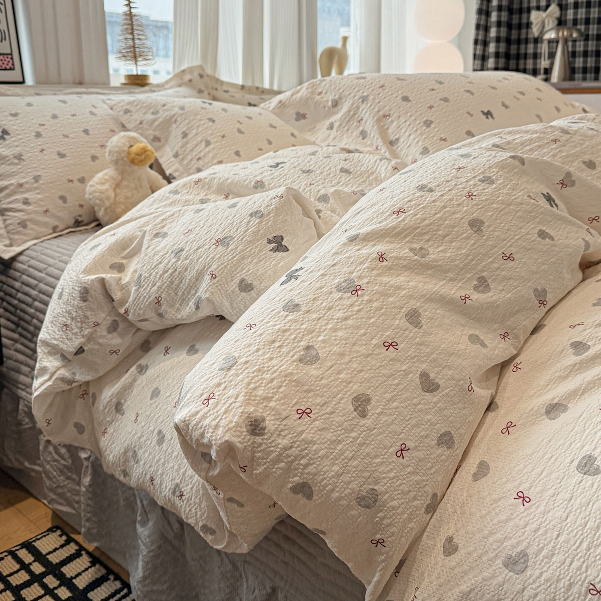 91家纺网 家纺一手货源 找家纺 富米莱（原臻工厂） 2026新款云感泡芙棉小清新印花简约床盖床裙四件套一小红书推荐 简约-灰蝴蝶结