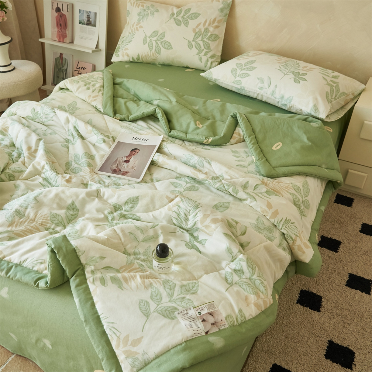 91家纺网 家纺一手货源 找家纺 恬思语家纺 2026春夏新款里外全棉印花棉花夏被空调被夏凉被夏被四件套 花叶物语