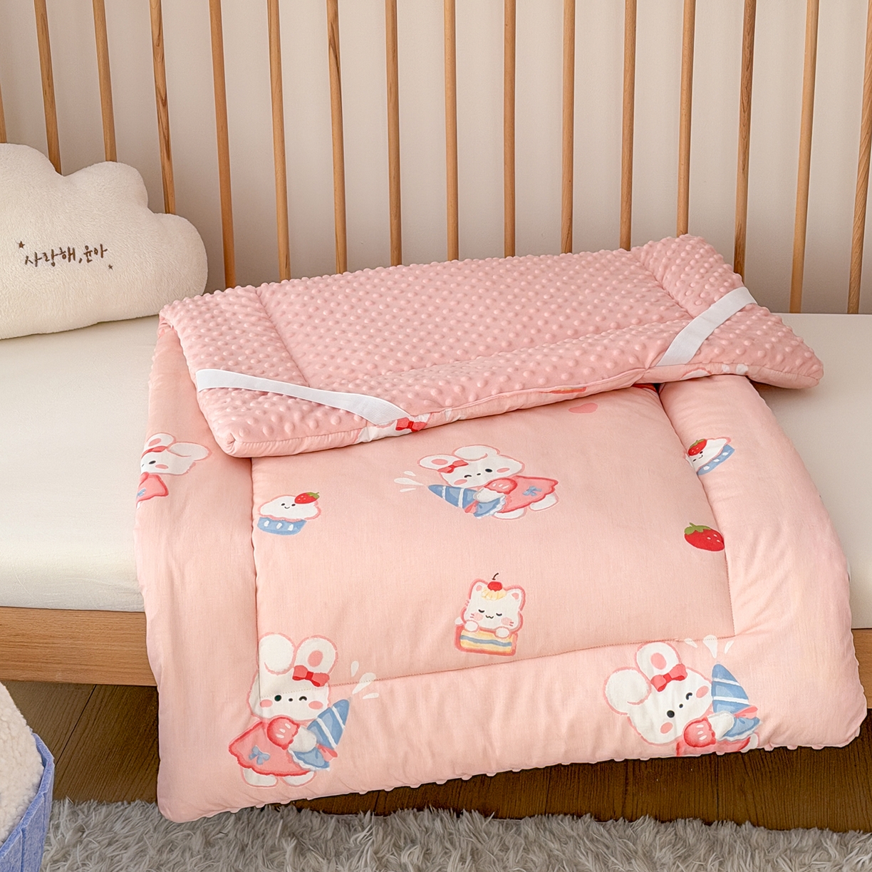 91家纺网 家纺一手货源 找家纺 嗨生活 2026新款全棉儿童床垫幼儿园床垫床褥拼床床垫 萌小兔