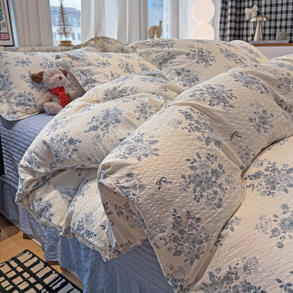 91家纺网 家纺一手货源 找家纺 富米莱（原臻工厂） 2026新款云感泡芙棉小清新印花简约床盖床裙四件套一小红书推荐 简约-江南烟雨