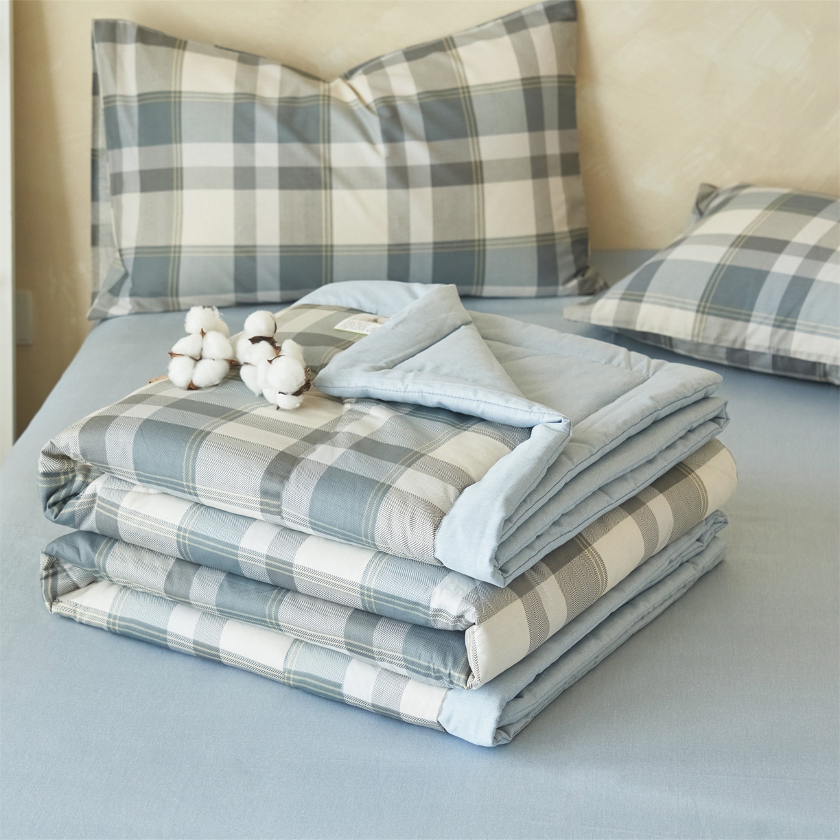 91家纺网 家纺一手货源 找家纺 恬思语家纺 2026春夏新款里外全棉印花棉花夏被空调被夏凉被夏被四件套 简约风尚