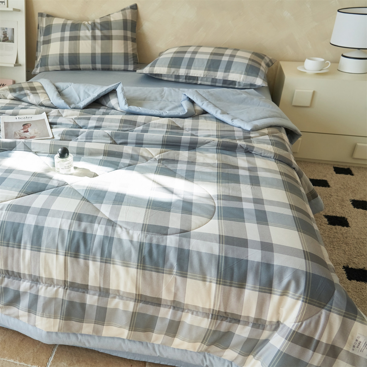 91家纺网 家纺一手货源 找家纺 恬思语家纺 2026春夏新款里外全棉印花棉花夏被空调被夏凉被夏被四件套 简约风尚