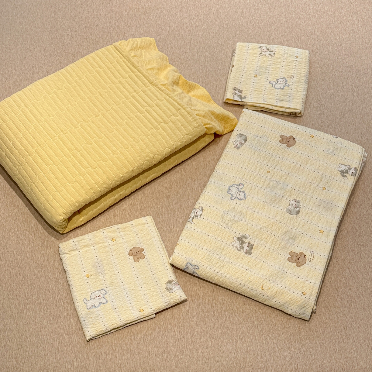 91家纺网 家纺一手货源 找家纺 富米莱（原臻工厂） 2026新款云感泡芙棉小清新印花简约床盖床裙四件套一小红书推荐 简约-奶萌狗