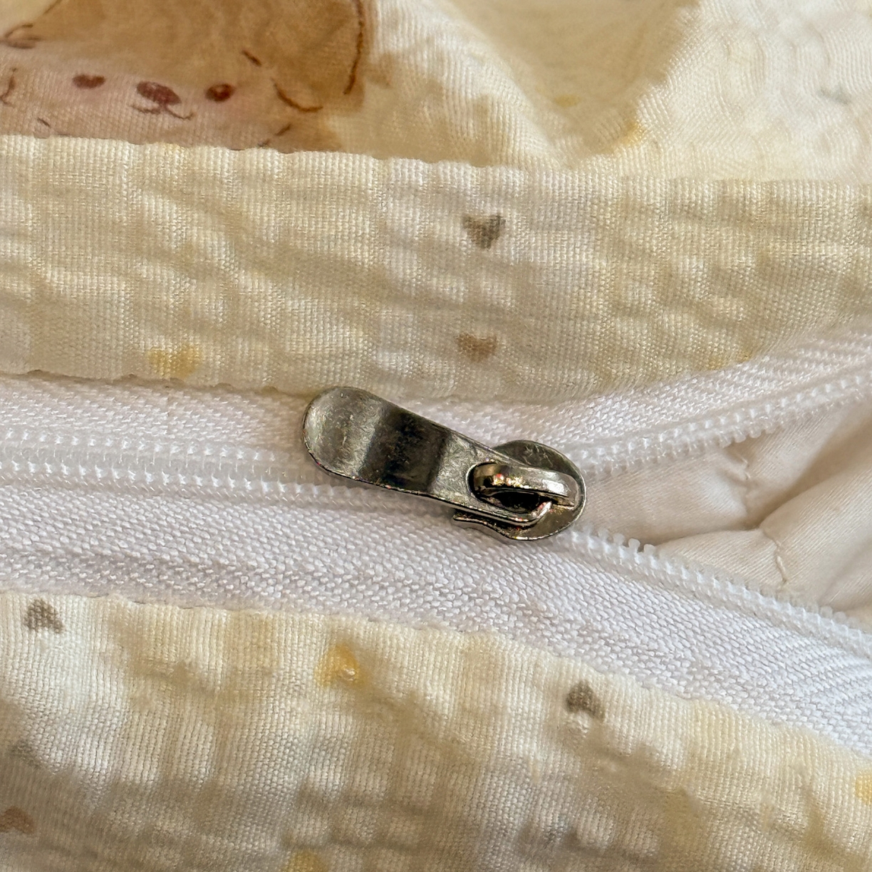 91家纺网 家纺一手货源 找家纺 富米莱（原臻工厂） 2026新款云感泡芙棉小清新印花简约床盖床裙四件套一小红书推荐 简约-奶萌狗