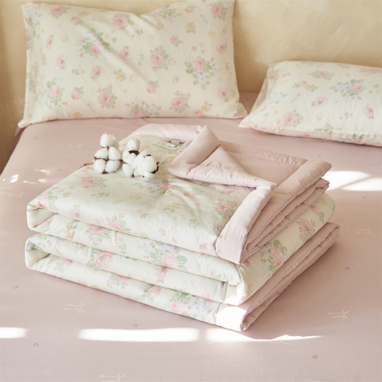 91家纺网 家纺一手货源 找家纺 恬思语家纺 2026春夏新款里外全棉印花棉花夏被空调被夏凉被夏被四件套 兰玲花语