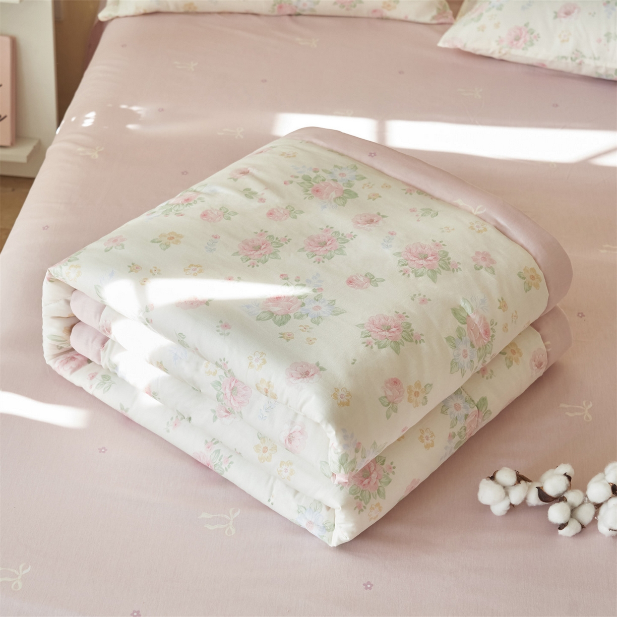 91家纺网 家纺一手货源 找家纺 恬思语家纺 2026春夏新款里外全棉印花棉花夏被空调被夏凉被夏被四件套 兰玲花语