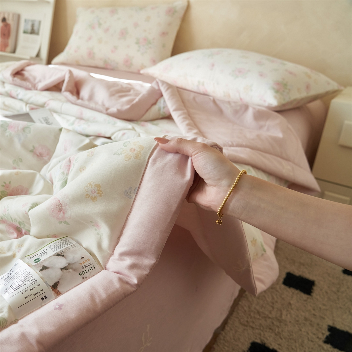 91家纺网 家纺一手货源 找家纺 恬思语家纺 2026春夏新款里外全棉印花棉花夏被空调被夏凉被夏被四件套 兰玲花语