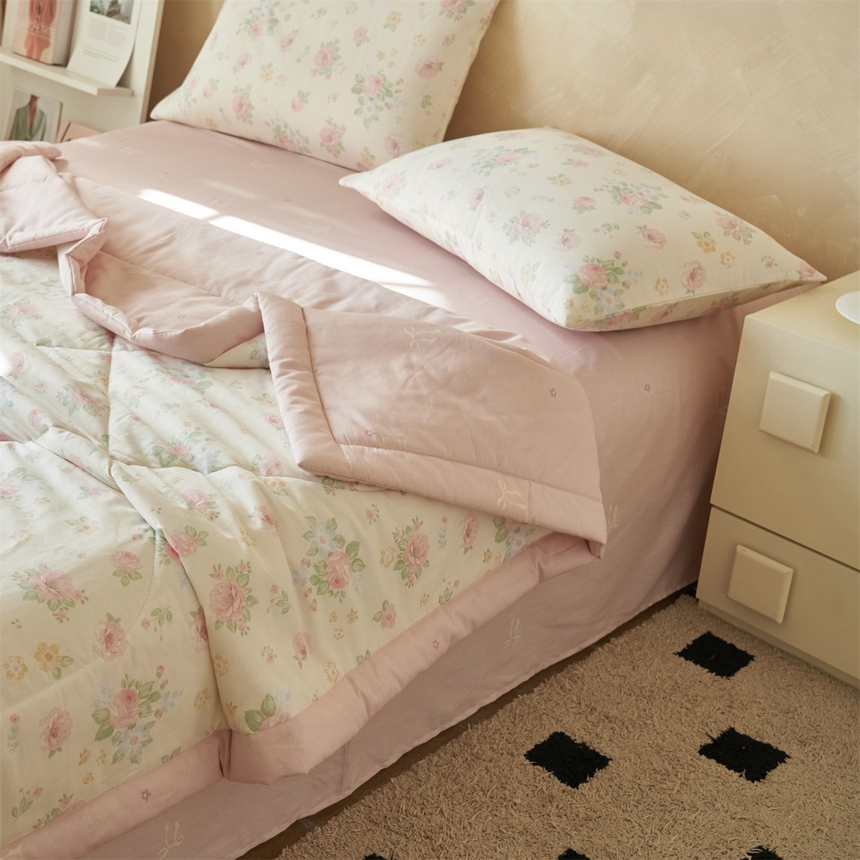 91家纺网 家纺一手货源 找家纺 恬思语家纺 2026春夏新款里外全棉印花棉花夏被空调被夏凉被夏被四件套 兰玲花语