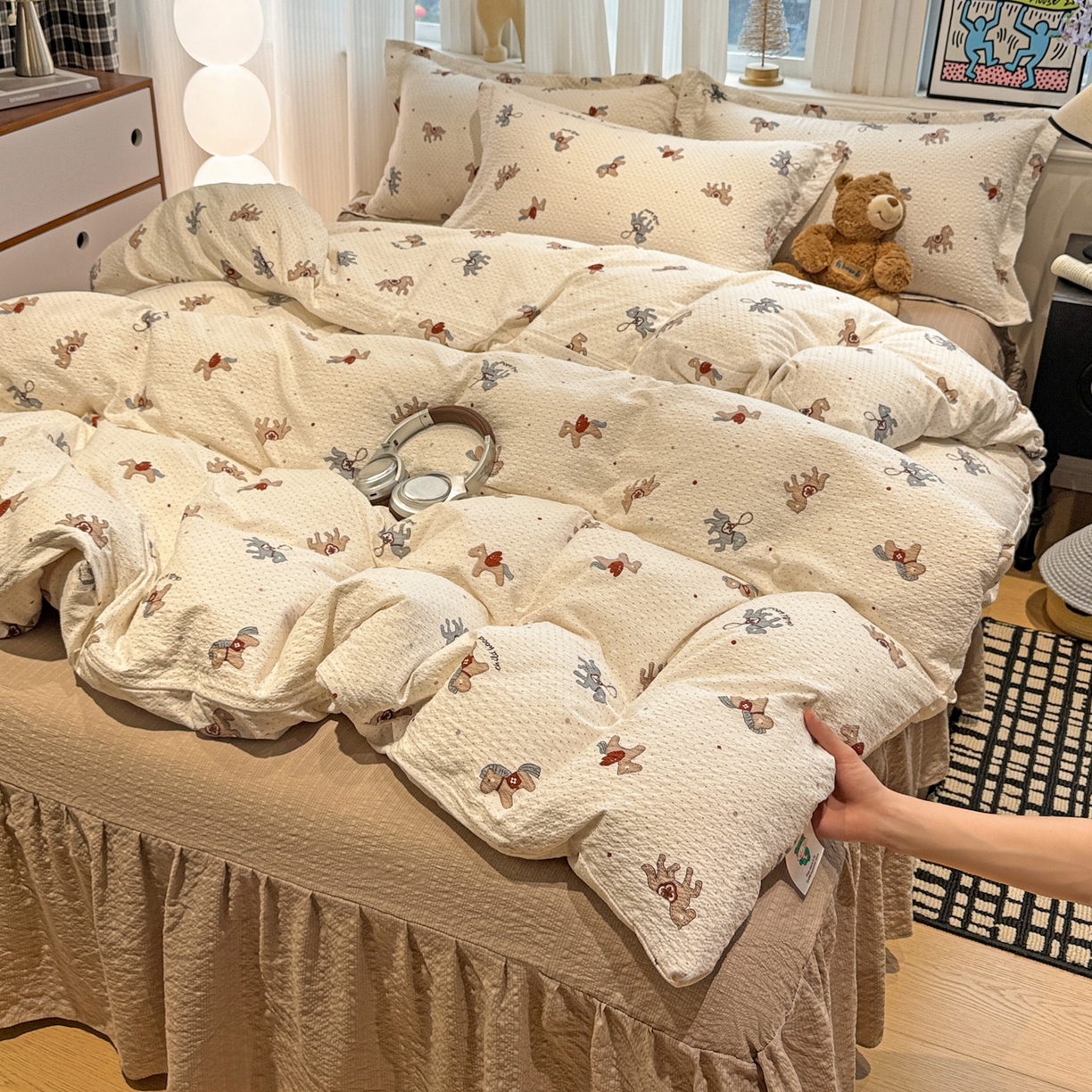 91家纺网 家纺一手货源 找家纺 富米莱（原臻工厂） 2026新款云感泡芙棉小清新印花简约床盖床裙四件套一小红书推荐 简约-童趣木马