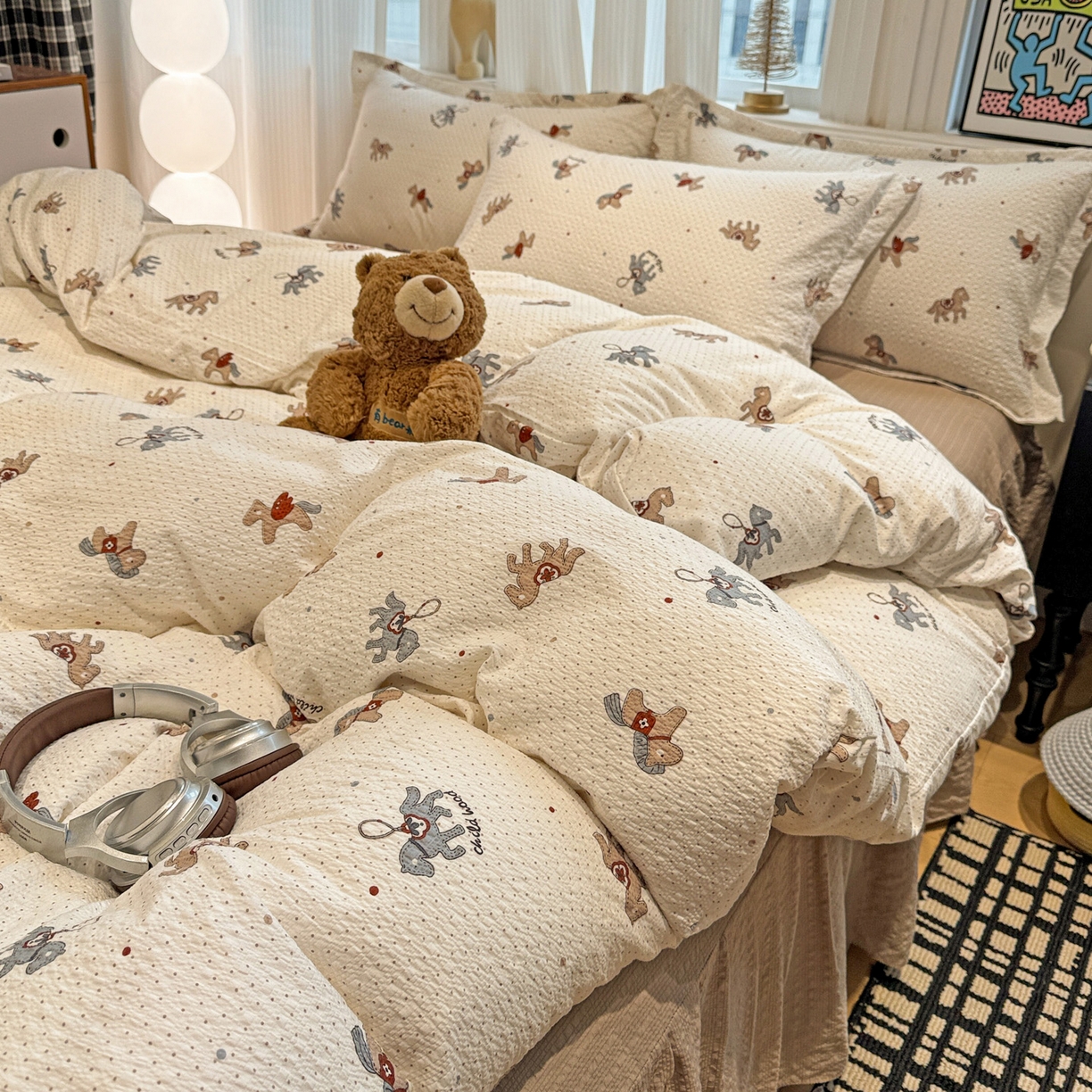 91家纺网 家纺一手货源 找家纺 富米莱（原臻工厂） 2026新款云感泡芙棉小清新印花简约床盖床裙四件套一小红书推荐 简约-童趣木马