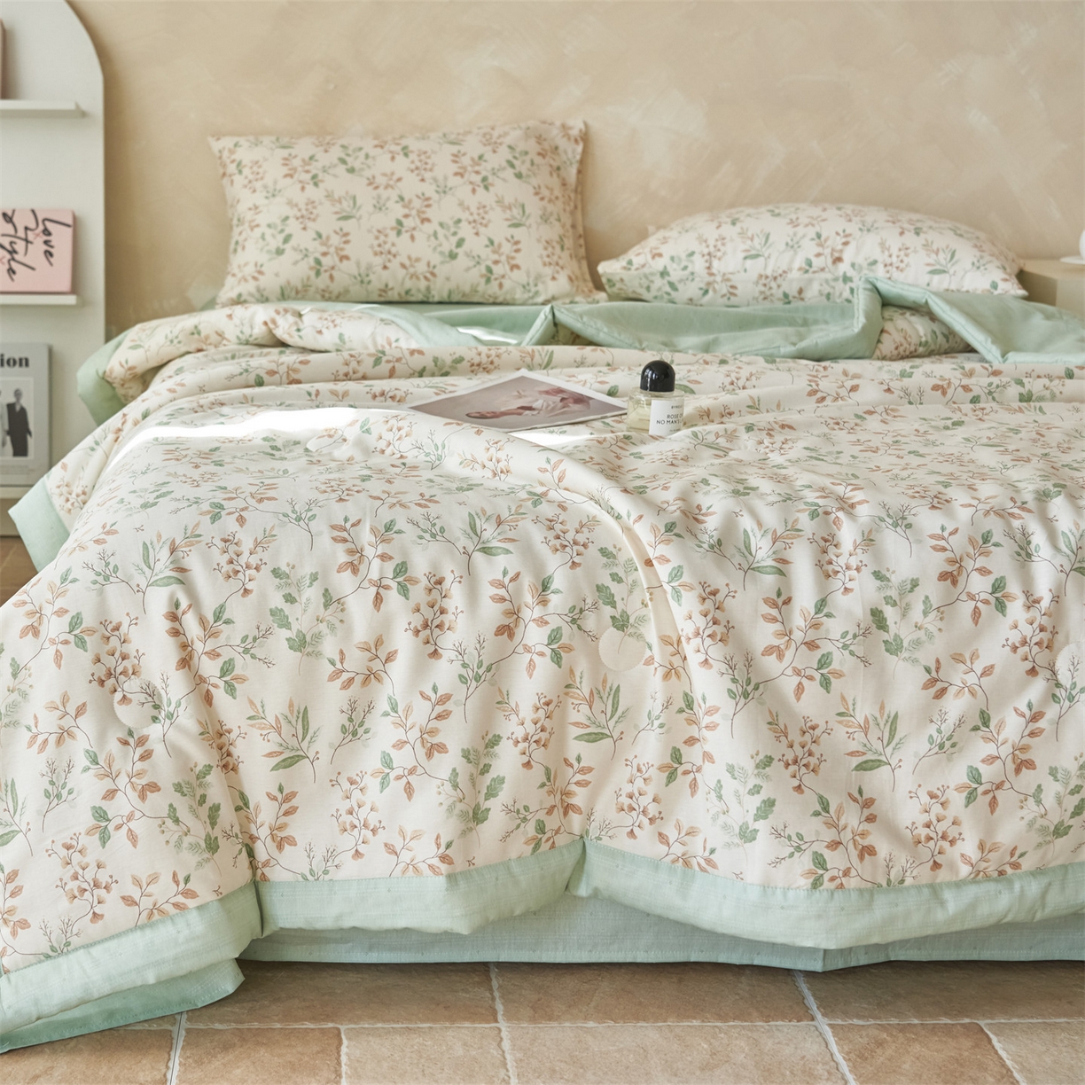 91家纺网 家纺一手货源 找家纺 恬思语家纺 2026春夏新款里外全棉印花棉花夏被空调被夏凉被夏被四件套 倾城之恋