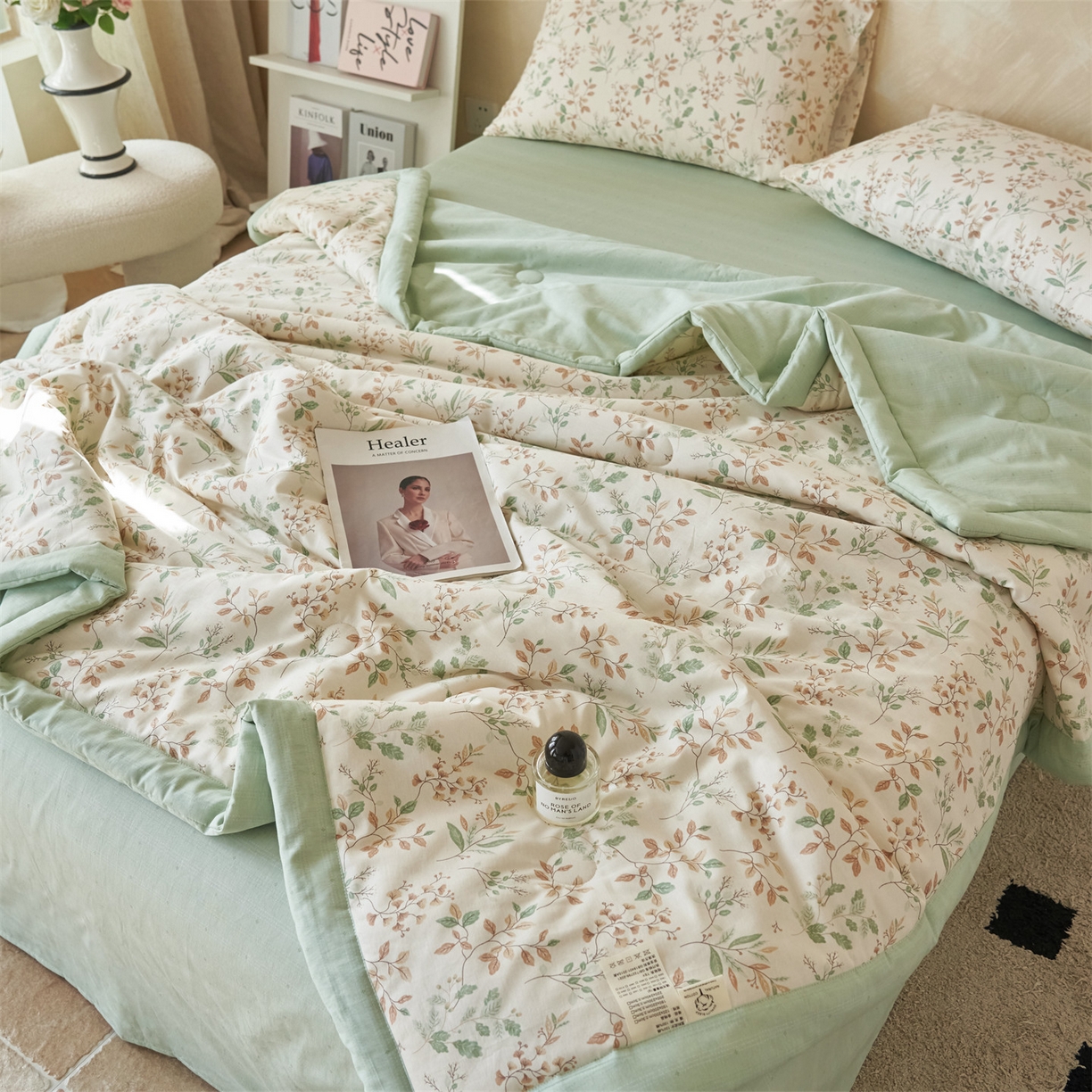 91家纺网 家纺一手货源 找家纺 恬思语家纺 2026春夏新款里外全棉印花棉花夏被空调被夏凉被夏被四件套 倾城之恋