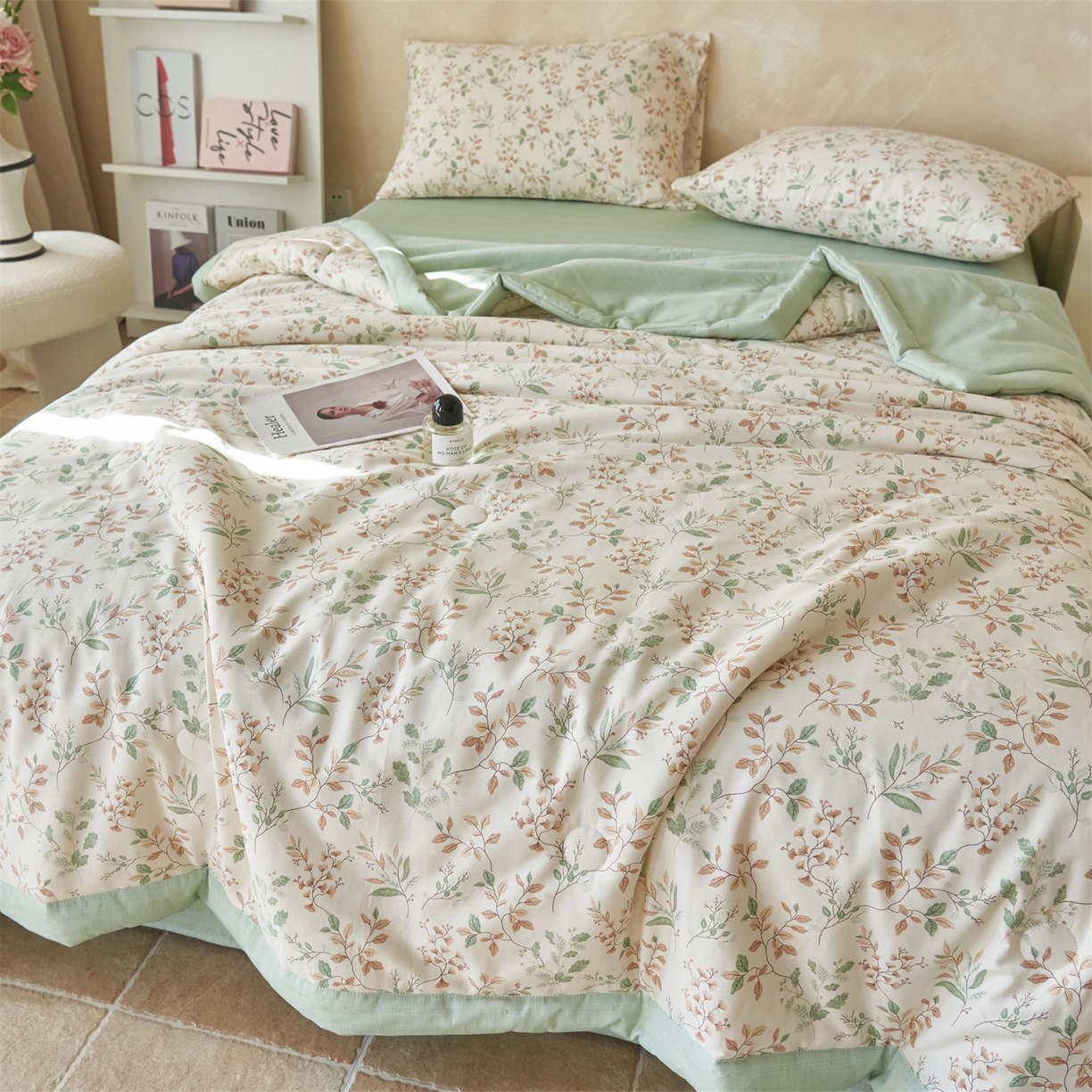 91家纺网 家纺一手货源 找家纺 恬思语家纺 2026春夏新款里外全棉印花棉花夏被空调被夏凉被夏被四件套 倾城之恋