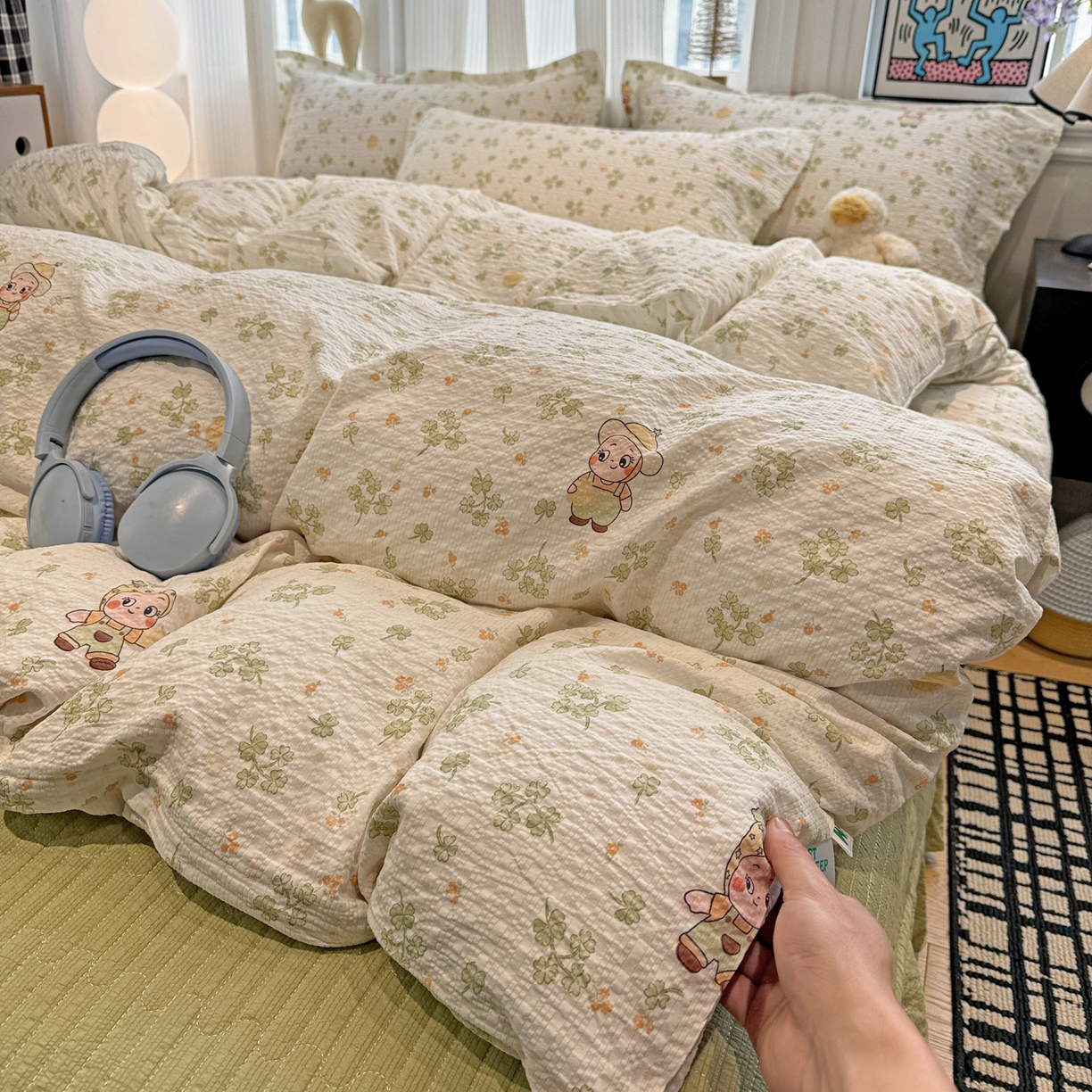 91家纺网 家纺一手货源 找家纺 富米莱（原臻工厂） 2026新款云感泡芙棉小清新印花简约床盖床裙四件套一小红书推荐 简约-幸运草语