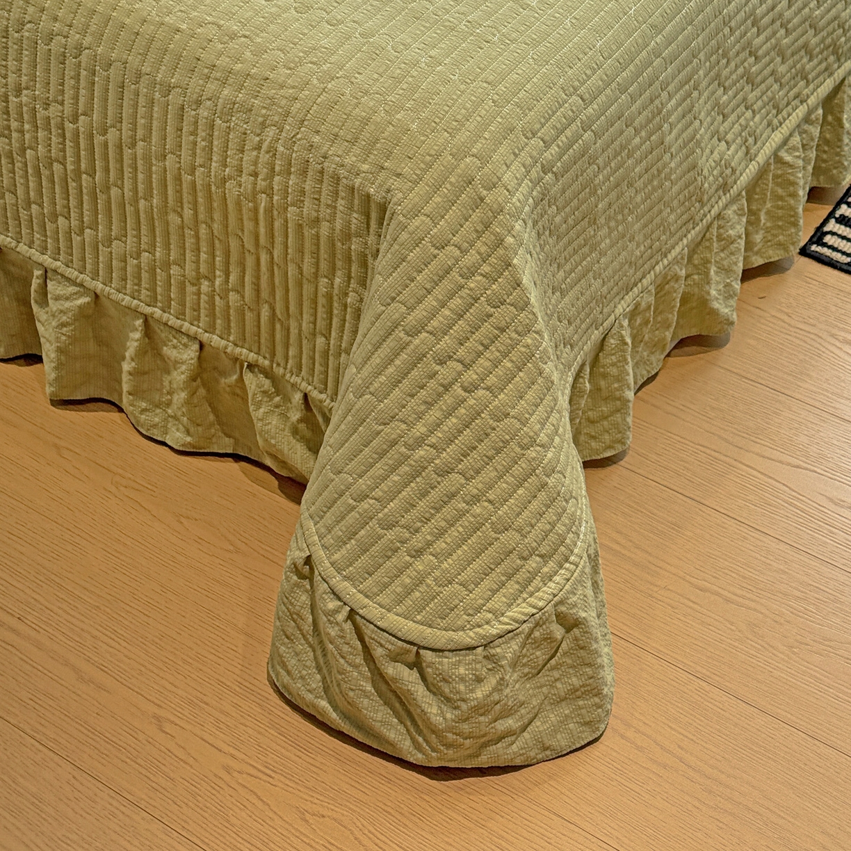 91家纺网 家纺一手货源 找家纺 富米莱（原臻工厂） 2026新款云感泡芙棉小清新印花简约床盖床裙四件套一小红书推荐 简约-幸运草语