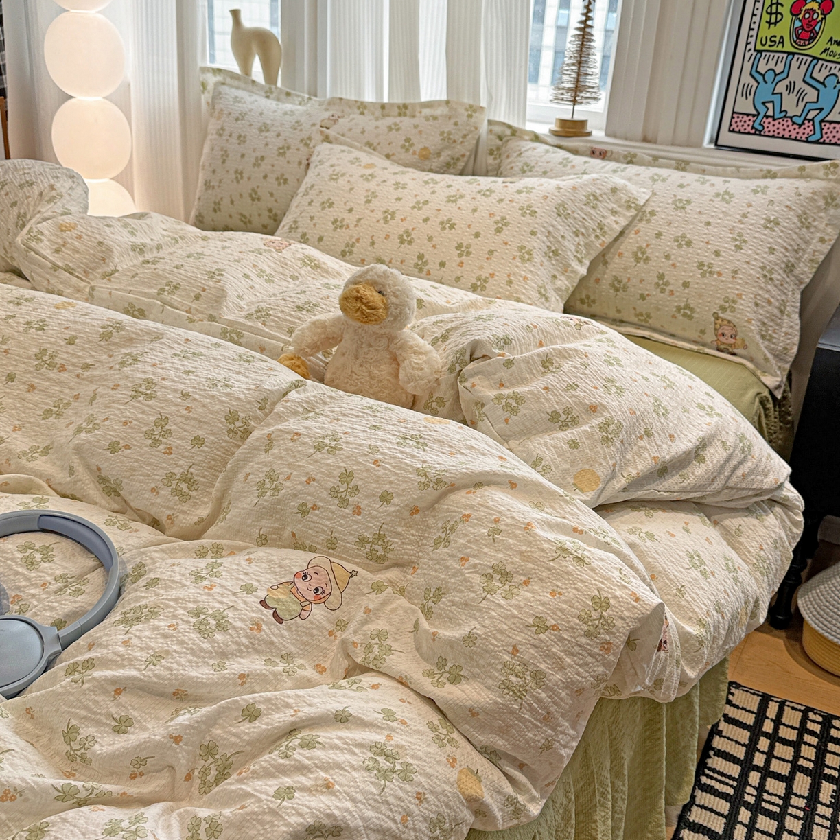 91家纺网 家纺一手货源 找家纺 富米莱（原臻工厂） 2026新款云感泡芙棉小清新印花简约床盖床裙四件套一小红书推荐 简约-幸运草语