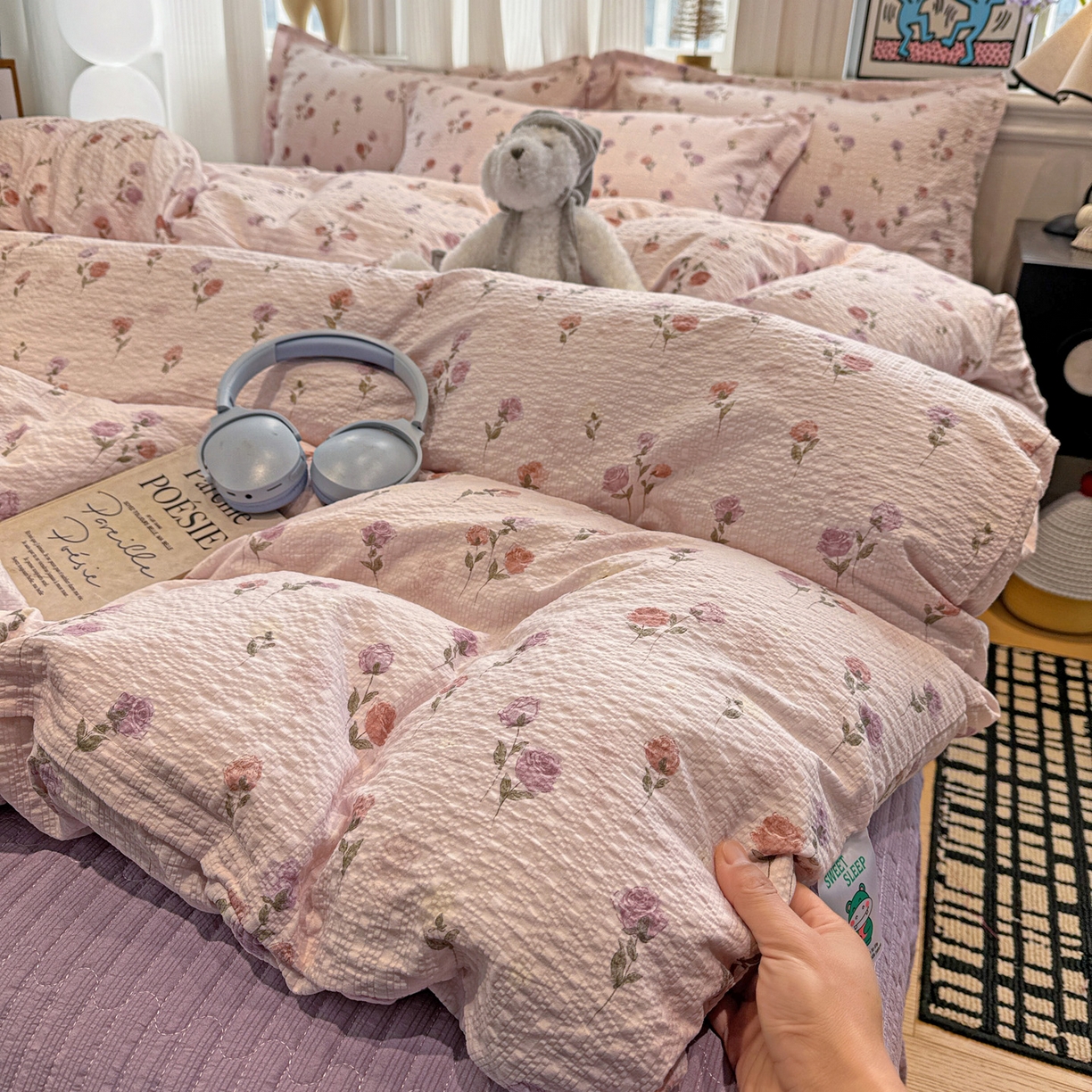 91家纺网 家纺一手货源 找家纺 富米莱（原臻工厂） 2026新款云感泡芙棉小清新印花简约床盖床裙四件套一小红书推荐 简约-紫玫瑰