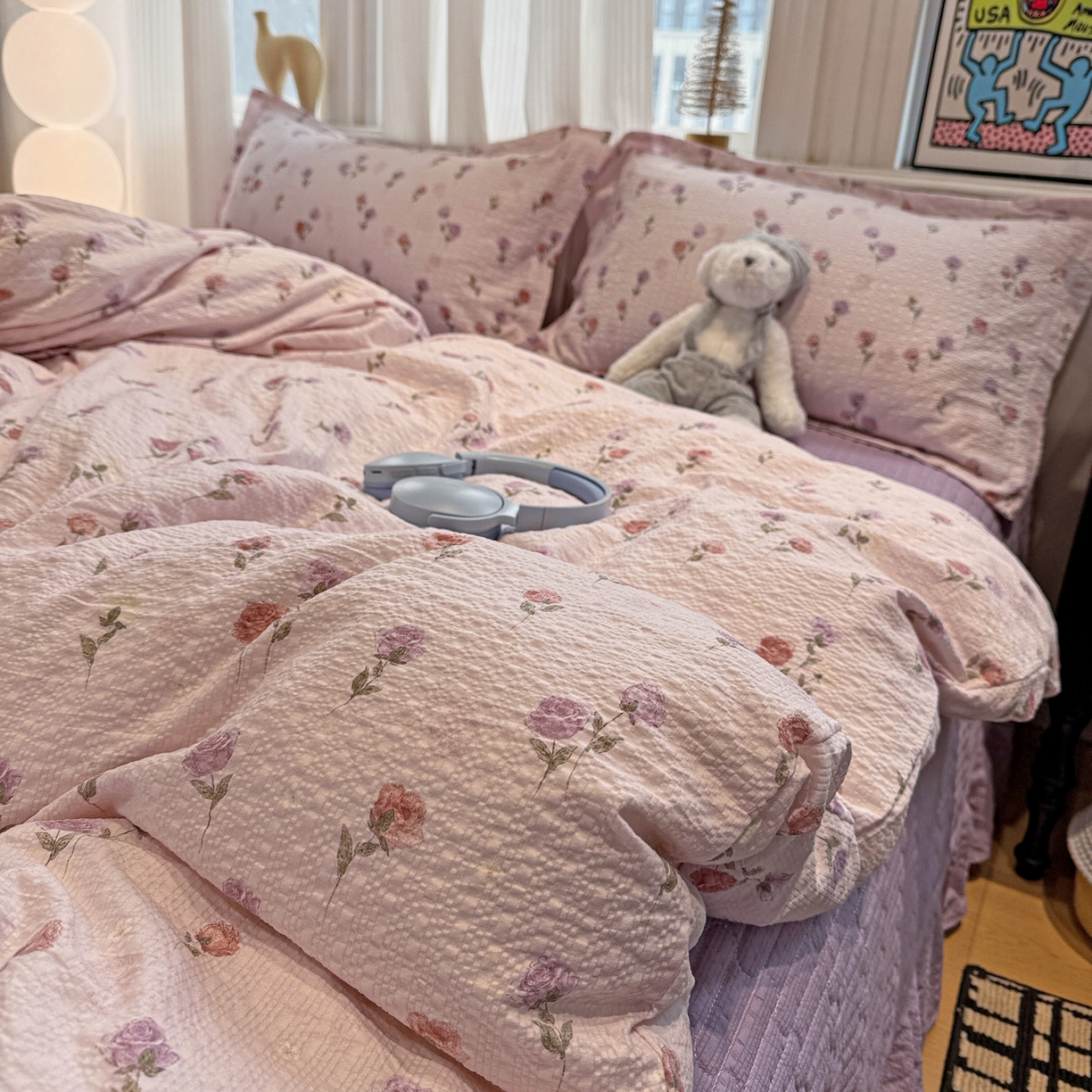 91家纺网 家纺一手货源 找家纺 富米莱（原臻工厂） 2026新款云感泡芙棉小清新印花简约床盖床裙四件套一小红书推荐 简约-紫玫瑰