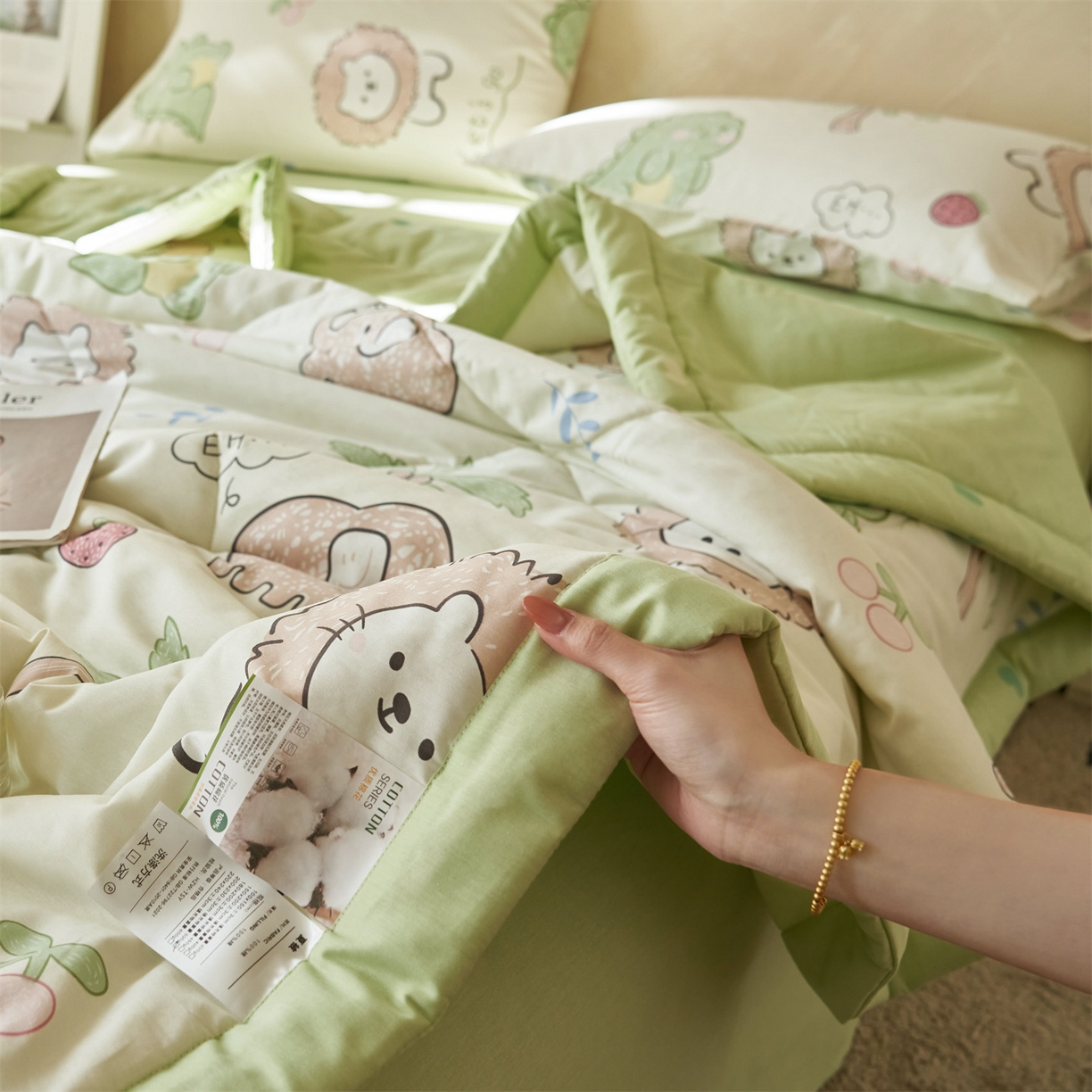 91家纺网 家纺一手货源 找家纺 恬思语家纺 2026春夏新款里外全棉印花棉花夏被空调被夏凉被夏被四件套 森岛精灵