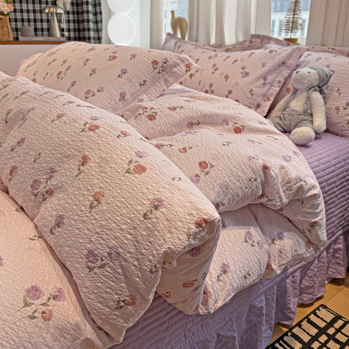 91家纺网 家纺一手货源 找家纺 富米莱（原臻工厂） 2026新款云感泡芙棉小清新印花简约床盖床裙四件套一小红书推荐 简约-紫玫瑰