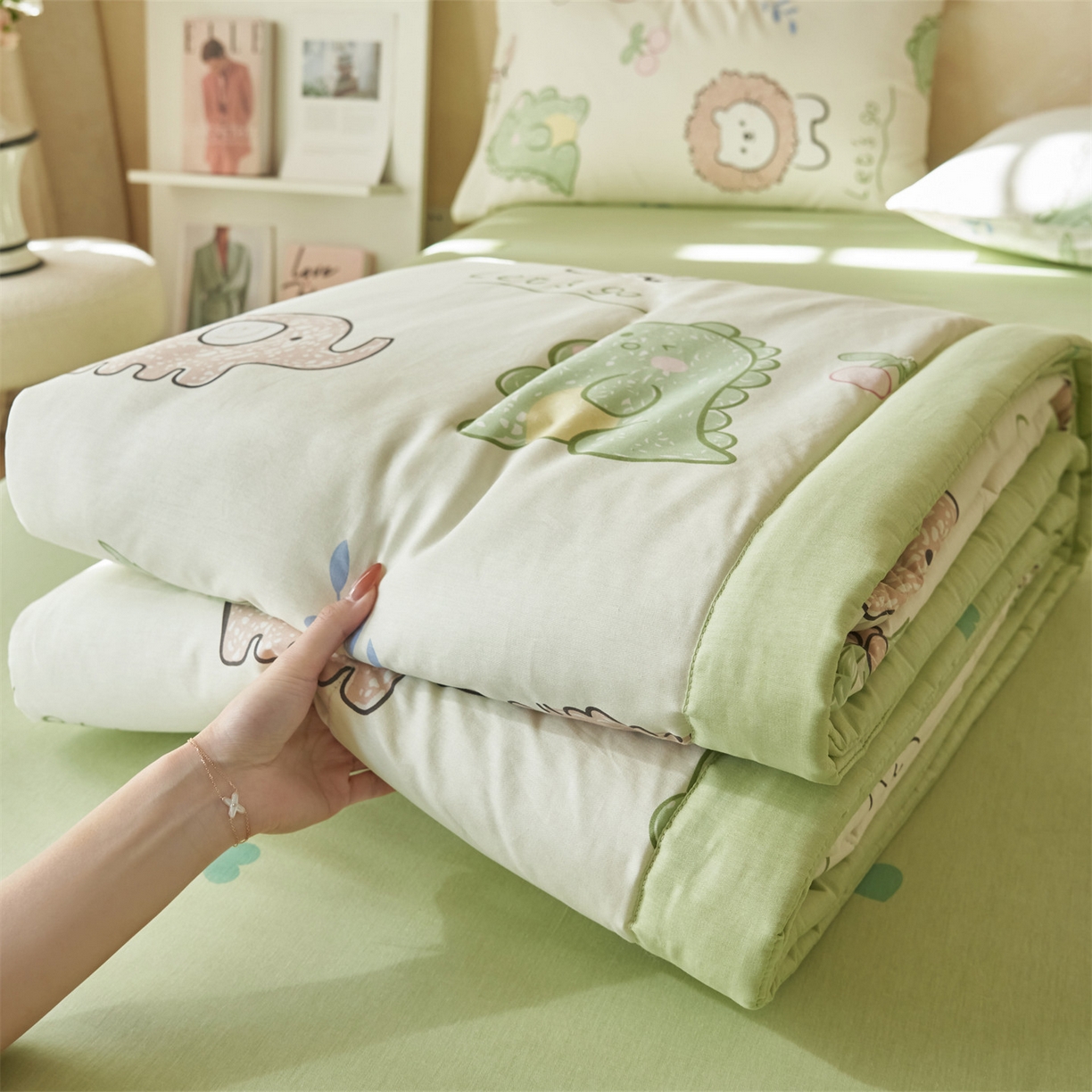 91家纺网 家纺一手货源 找家纺 恬思语家纺 2026春夏新款里外全棉印花棉花夏被空调被夏凉被夏被四件套 森岛精灵