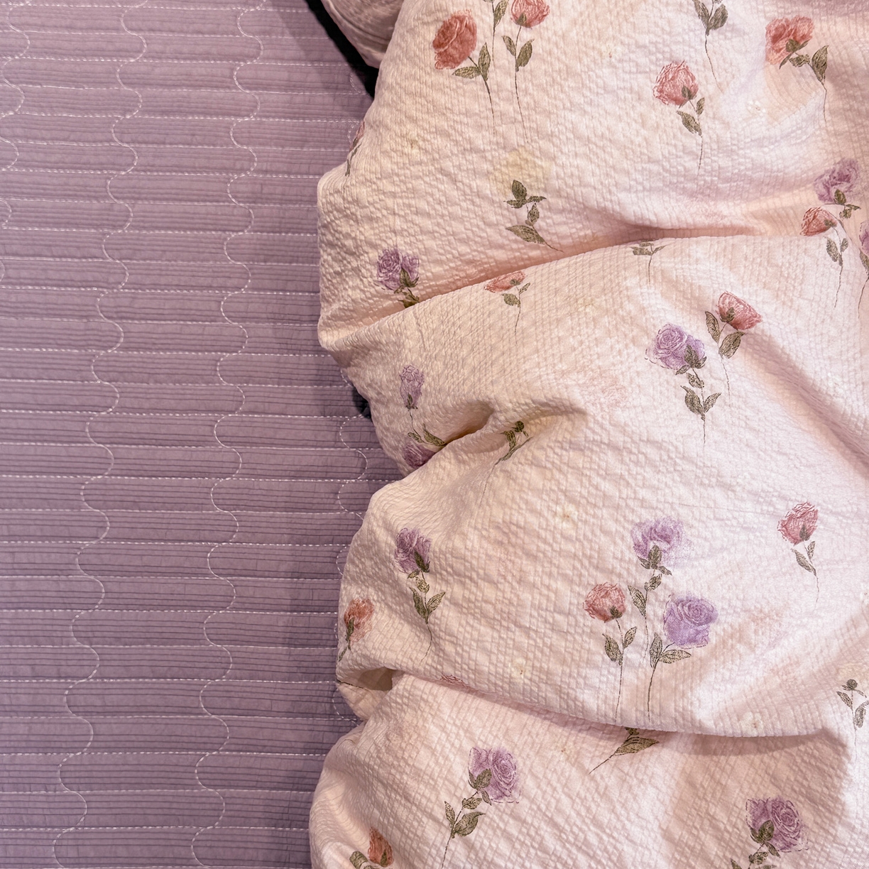 91家纺网 家纺一手货源 找家纺 富米莱（原臻工厂） 2026新款云感泡芙棉小清新印花简约床盖床裙四件套一小红书推荐 简约-紫玫瑰