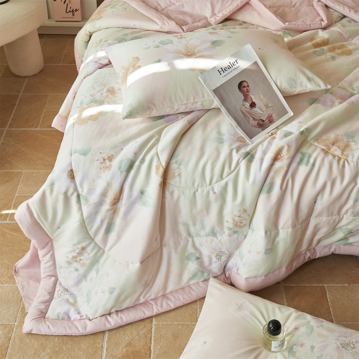 91家纺网 家纺一手货源 找家纺 恬思语家纺 2026春夏新款里外全棉印花棉花夏被空调被夏凉被夏被四件套 四季花园